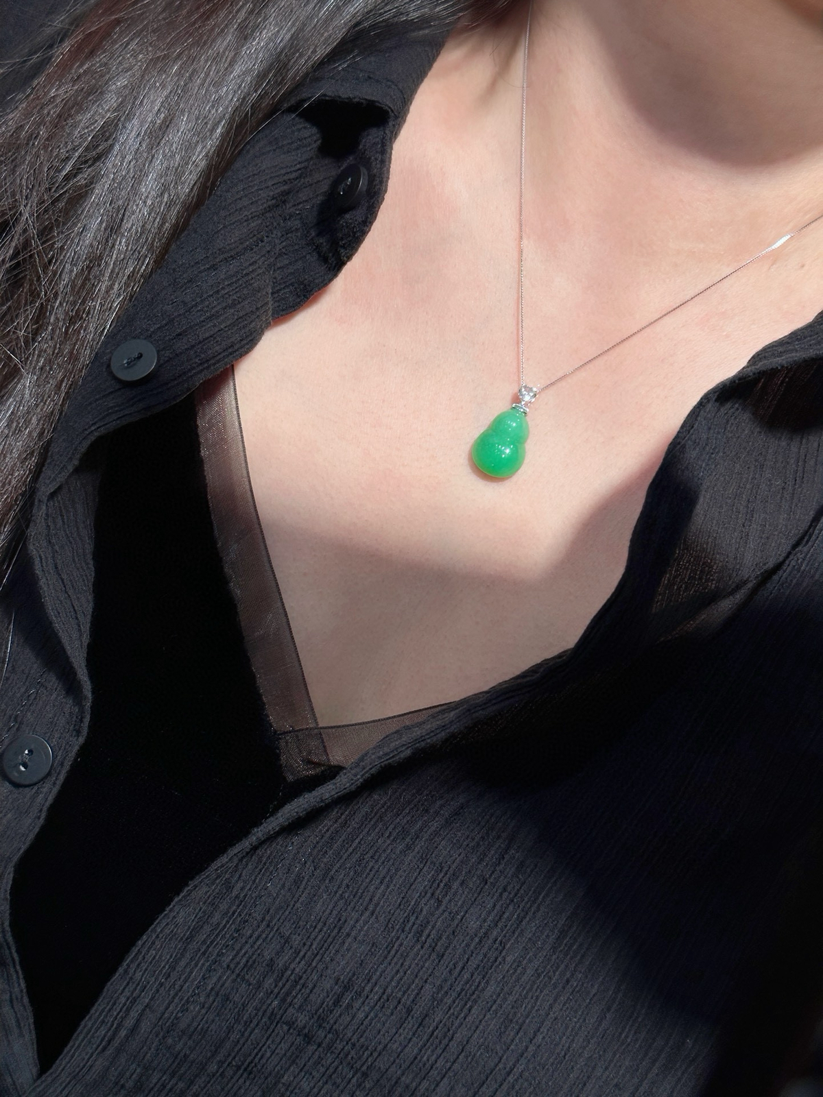 阳绿·葫芦

翠色越看越甜，福禄越戴越有