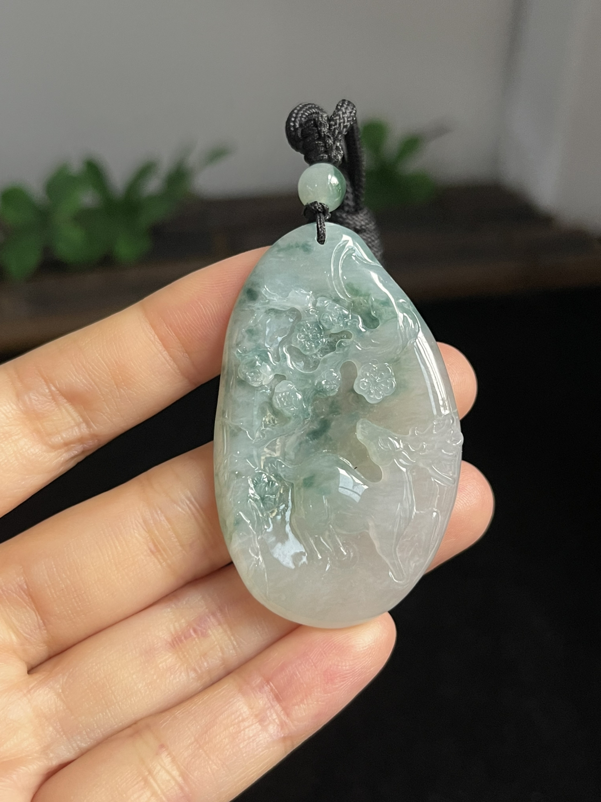 翡翠吊坠，配珠未测