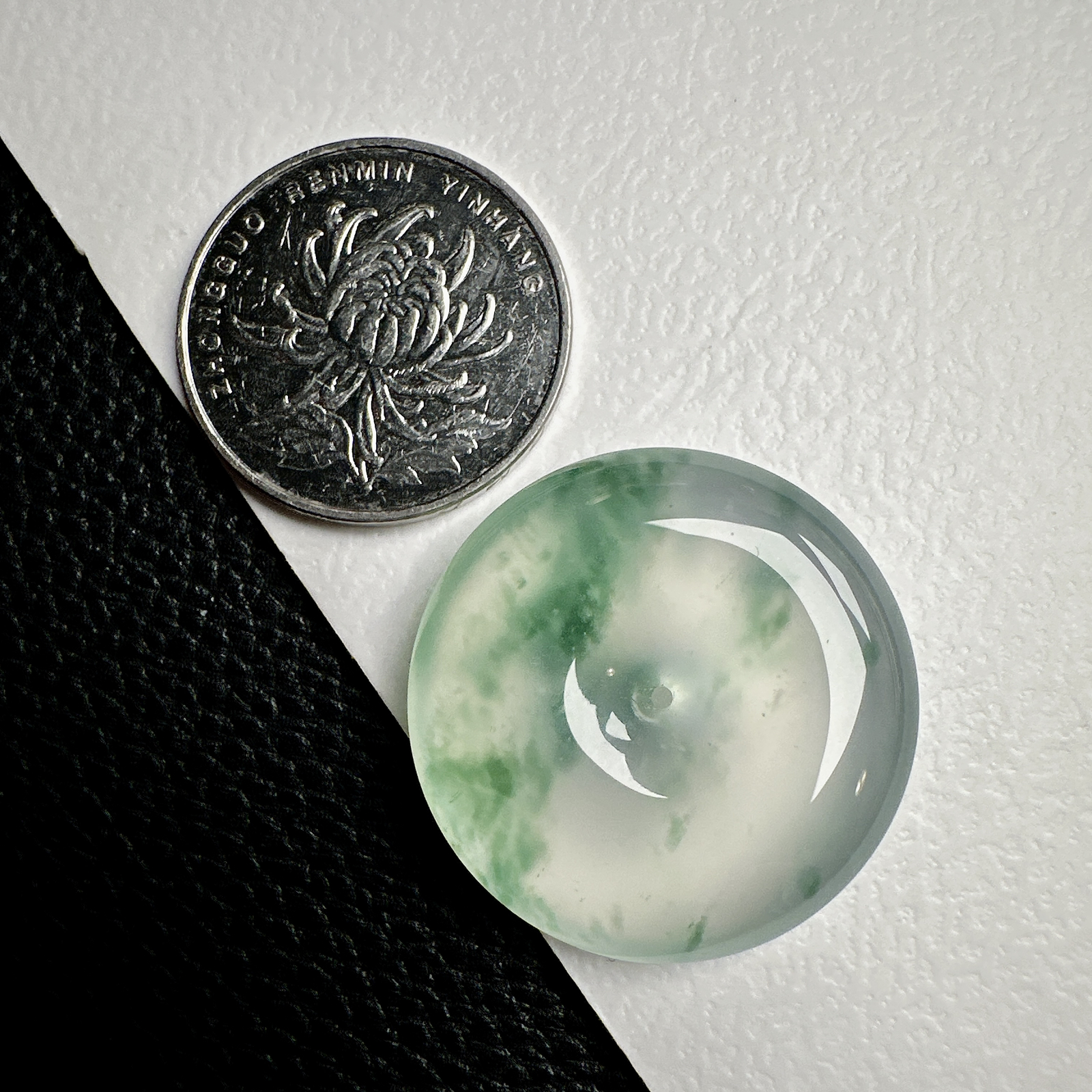 【冰种飘花平安扣】网红扣，质地非常细腻干净，冰润十足，种老冰透，收藏品质