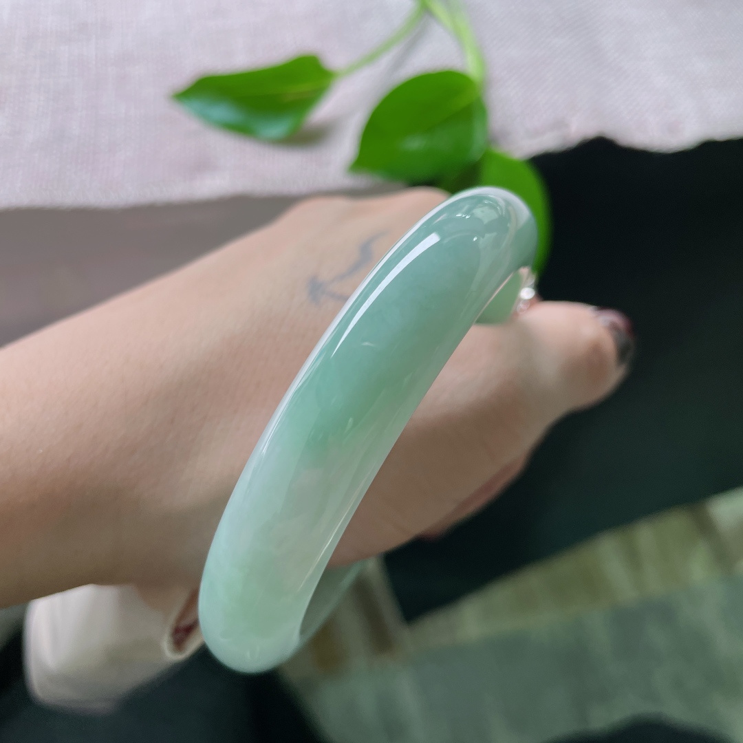 58.1/12.5/8.6，绿底正圈，水润，以绿为信，许你平静与希望。，ss47903a