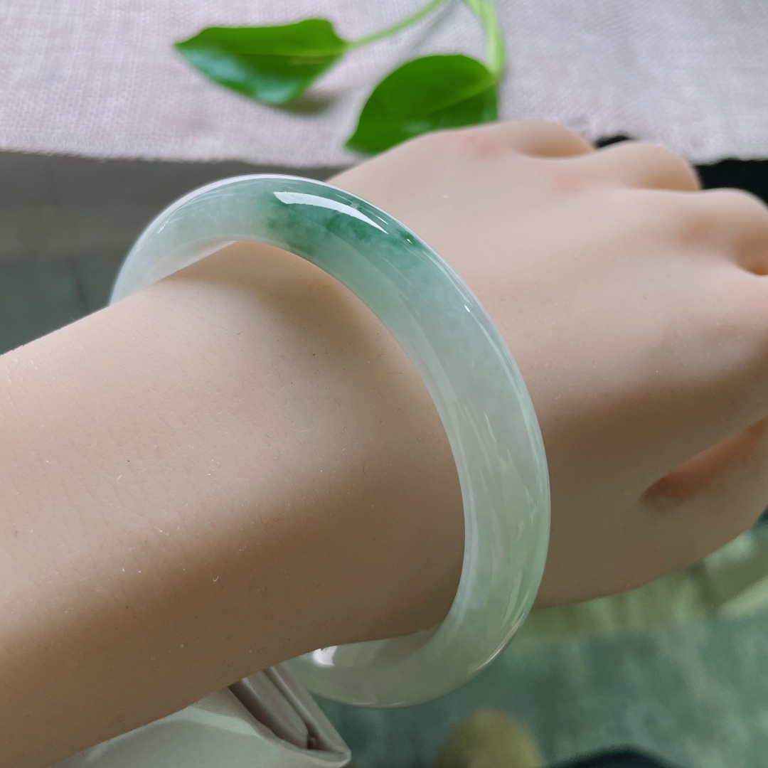 60/11.6/7.4，飘花正圈，大圈口，简约不简单，种老水足，佩戴轻盈，ss49387a