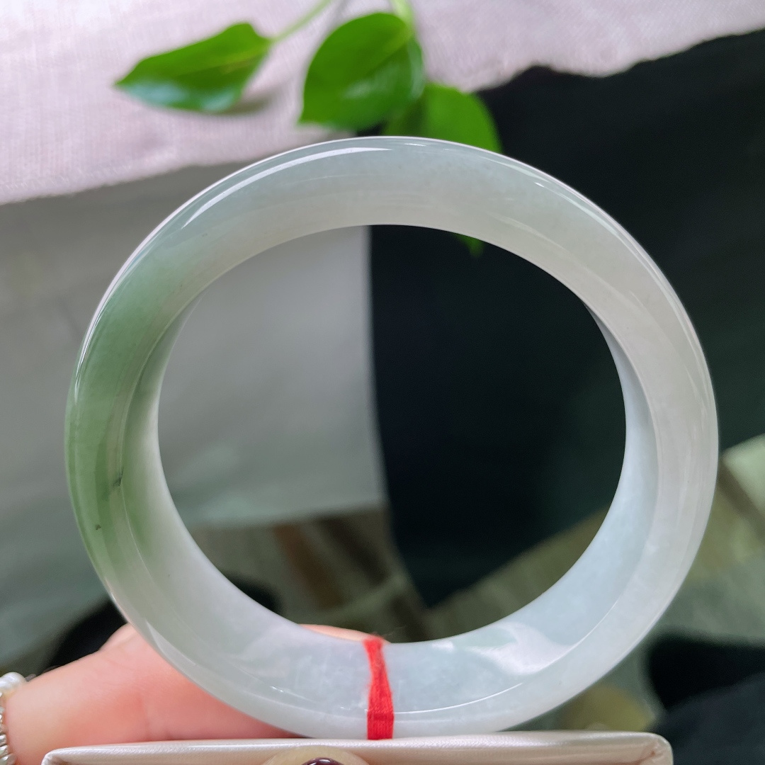 61.4/15.6/8.2，油绿正圈，大圈口，柔润细腻，如远山含黛，海天共存，ss48622a