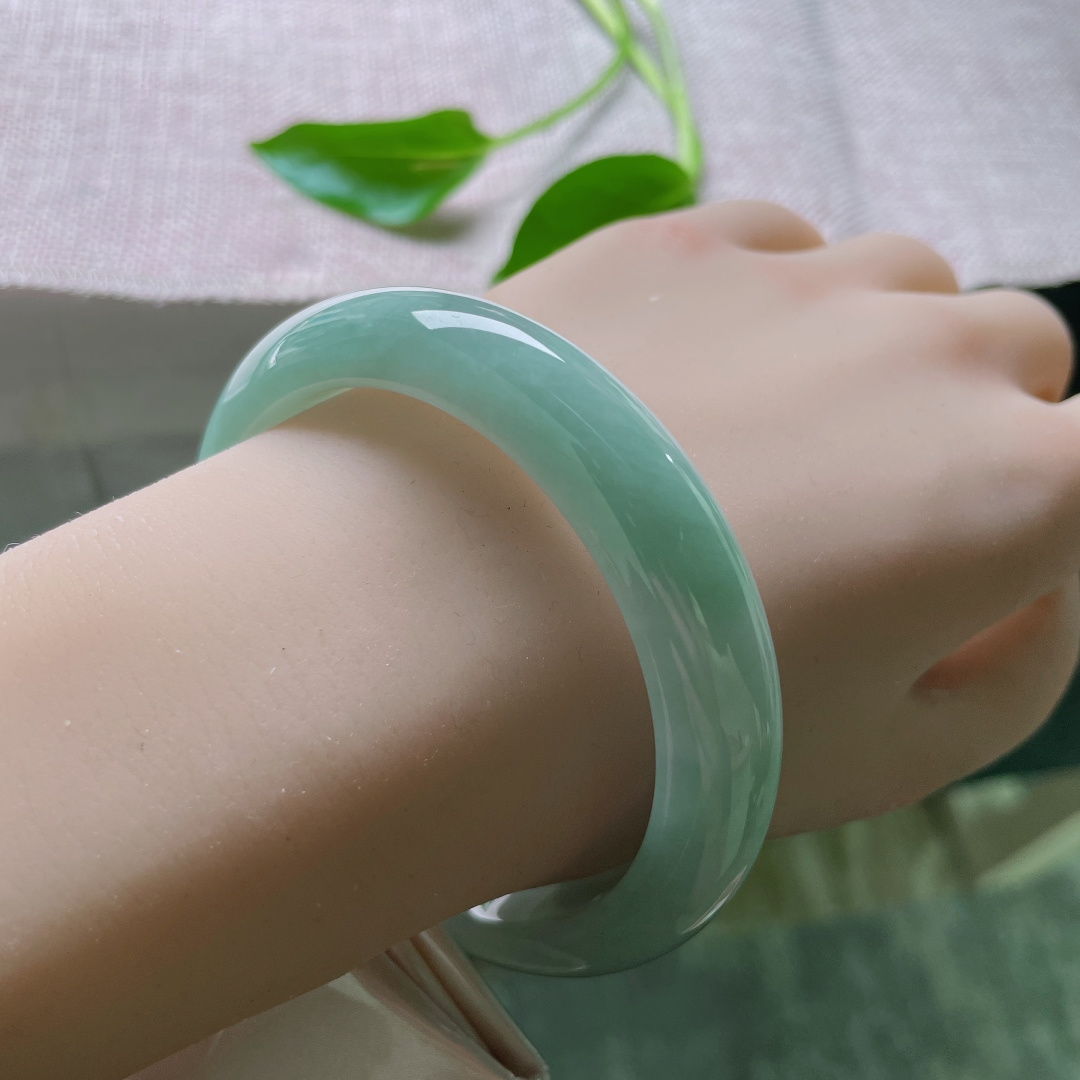 58.1/12.5/8.6，绿底正圈，水润，以绿为信，许你平静与希望。，ss47903a