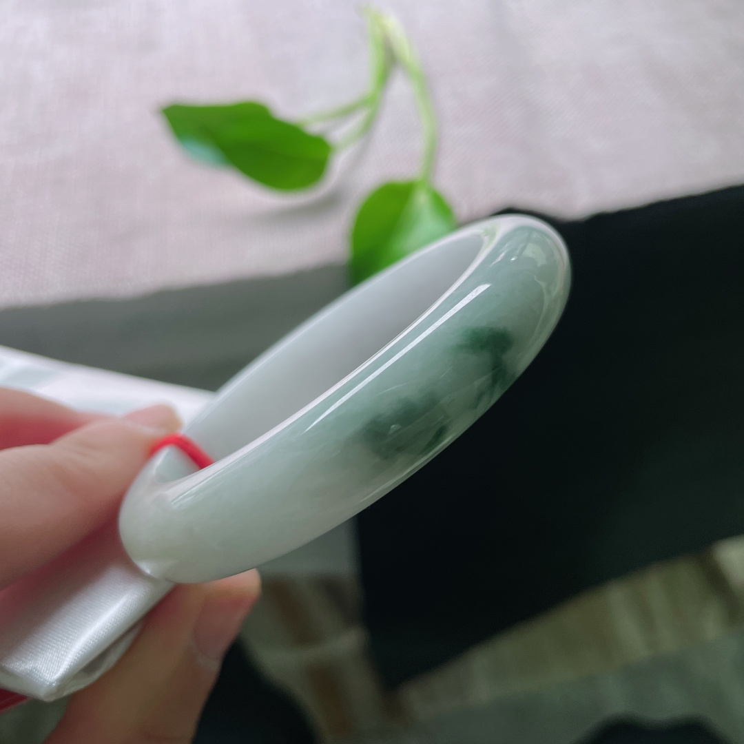 53.8/12/8.2，飘花正圈，肉质细腻，厚装，一缕烟，一痕影。皮纹，ss49118a