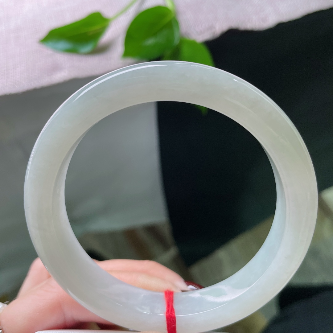 60.1/12.2/8.8淡绿底正圈，水润细腻，清雅大方，贵气，皮纹，ss48947a