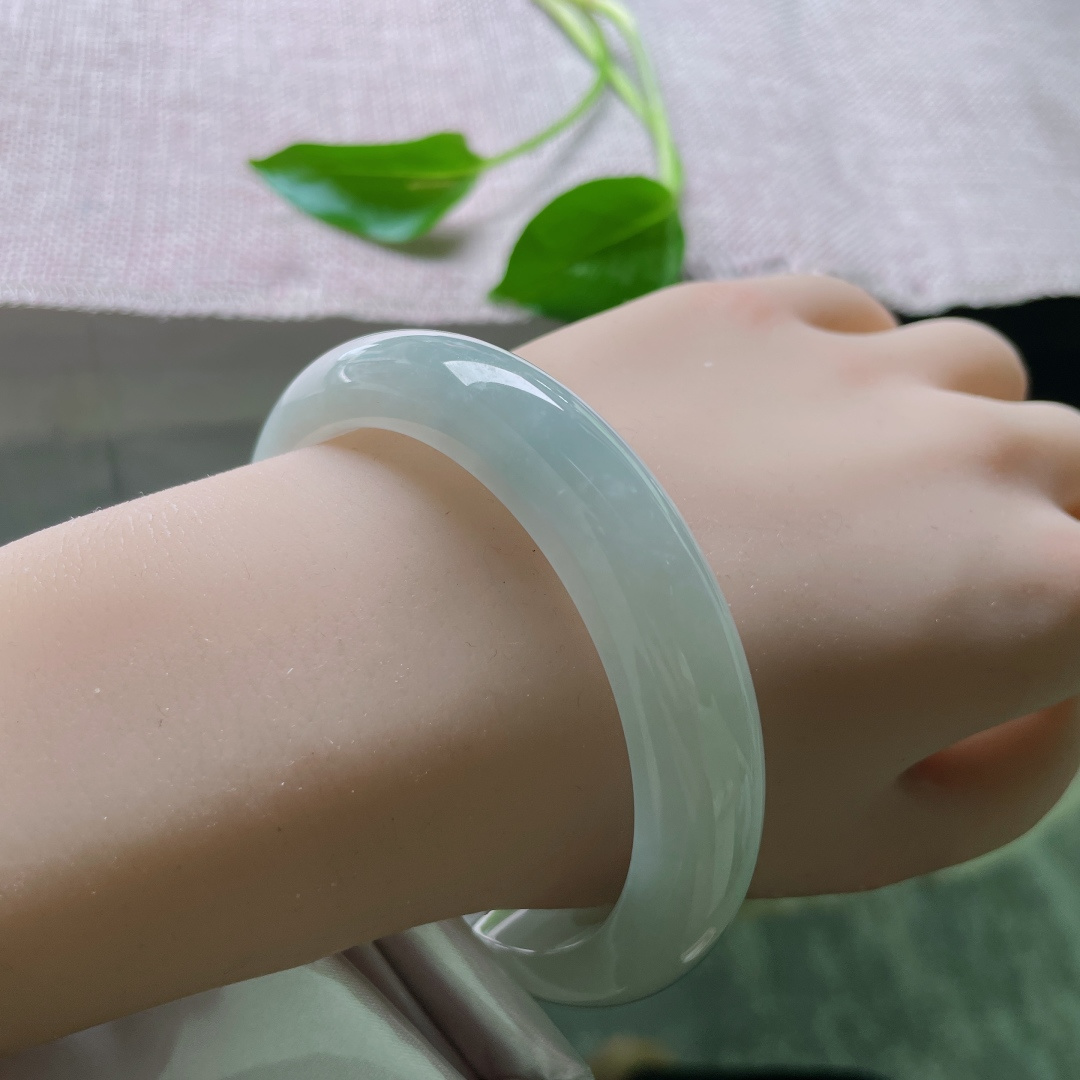 59.6/12.6/8.8，淡绿底正圈，素净，清风徐来，水波不兴。皮纹，ss49695a