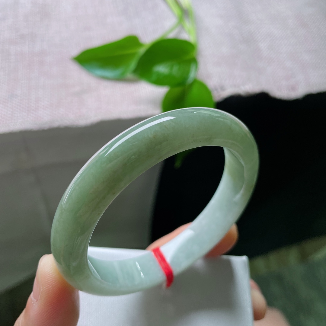 56.2/11.8/8.8，半山水正圈，水头好，如雨后天青，水墨在宣纸上化开。整体，ss49191a