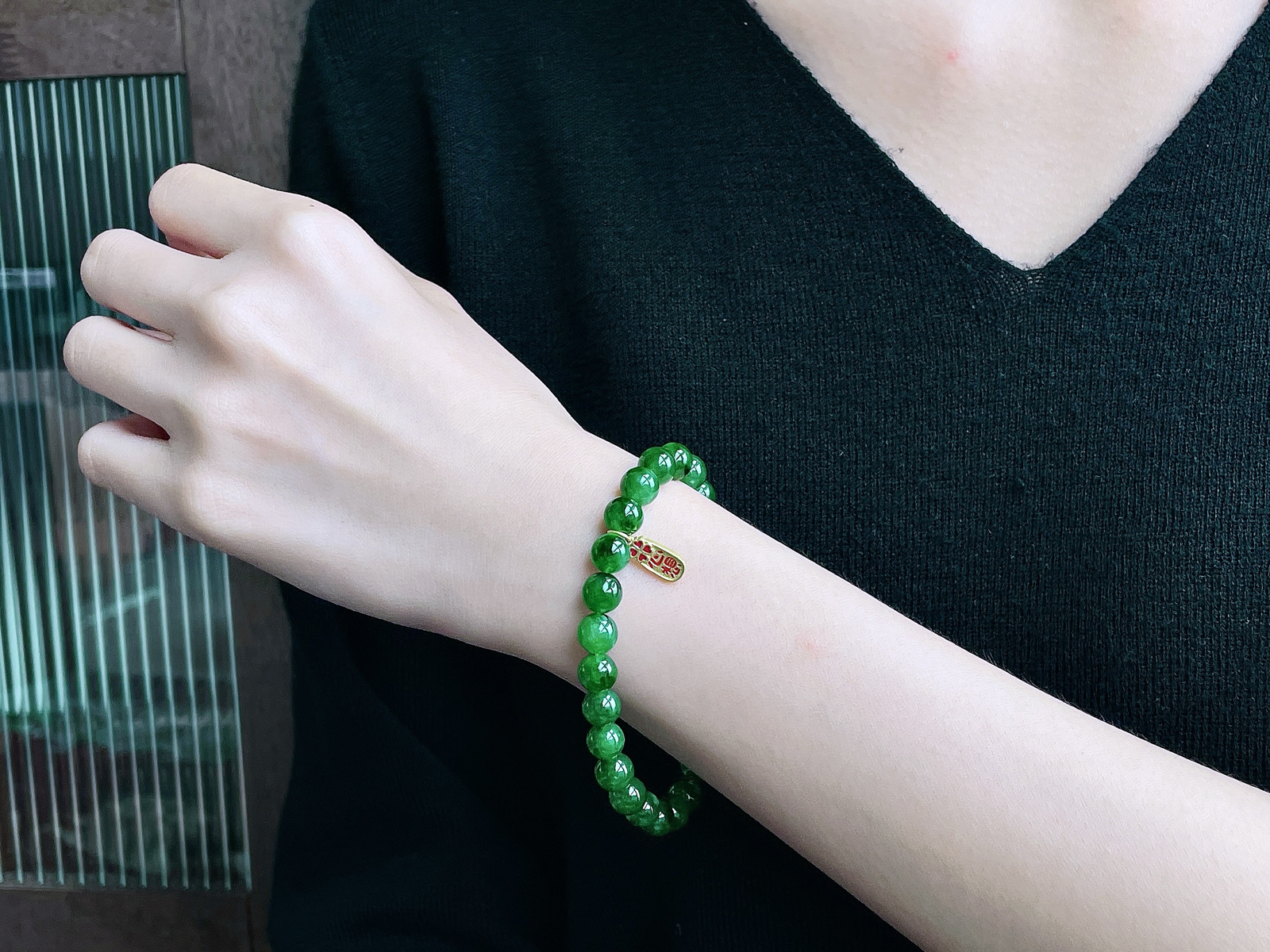 【珠子】冰辣绿手串圆珠珠子手串
【说明】性价比高  
【尺寸】7.2mm