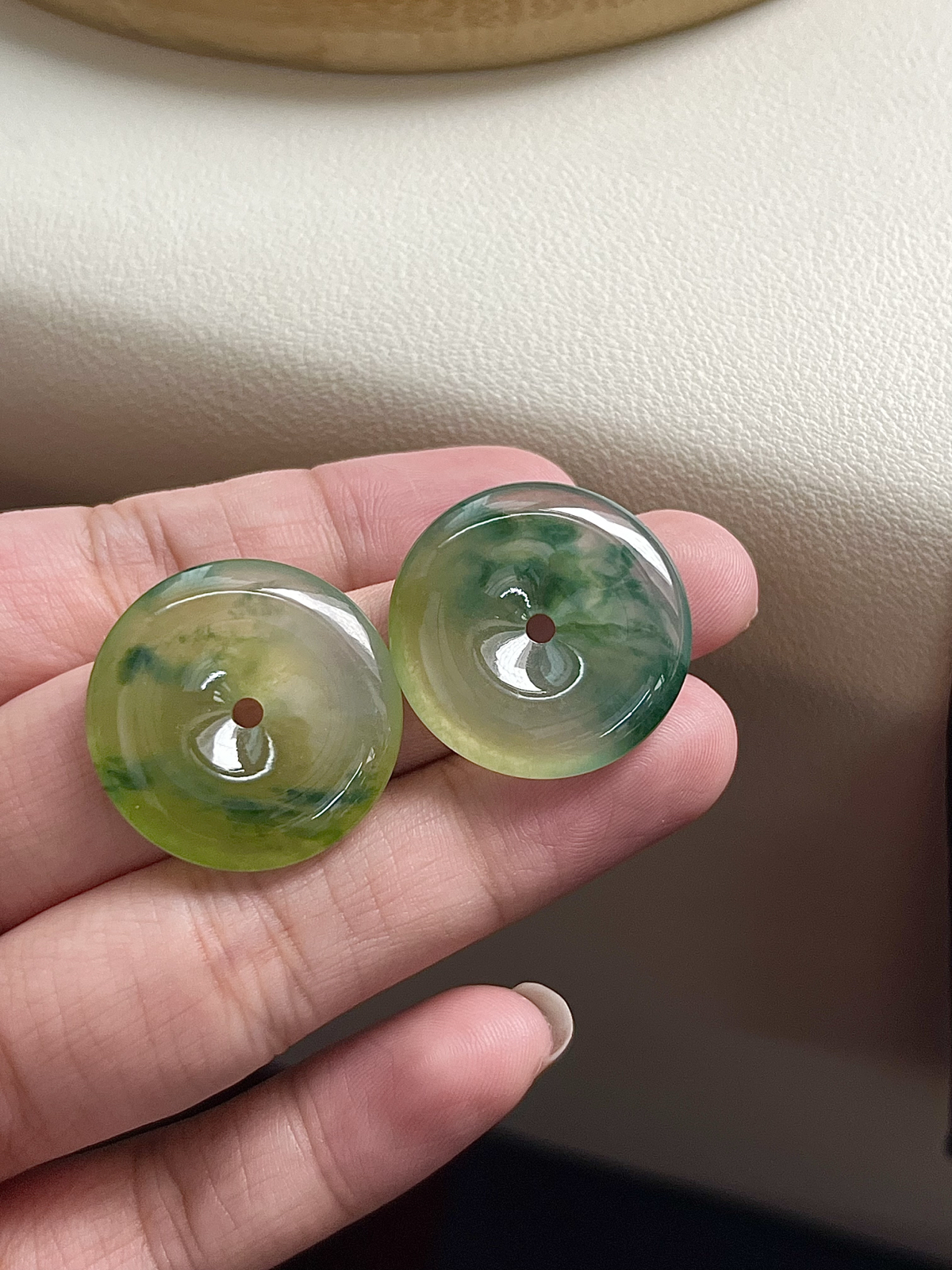 【平安扣一对】飘花灵动，种老细腻形体佳尺寸：23.8*4.6，23.8*4.5,