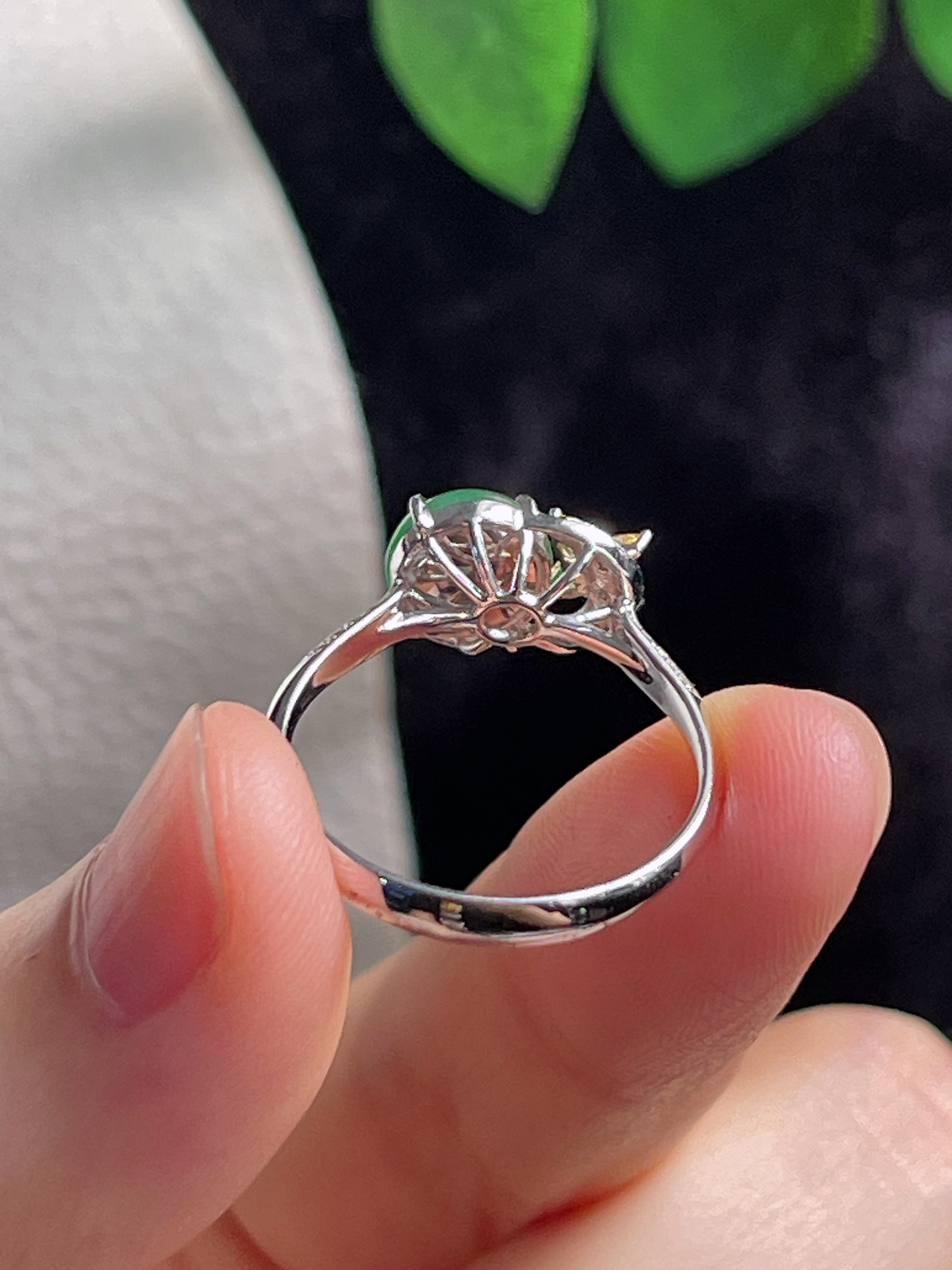 18k金翡翠冰糯种绿色戒指