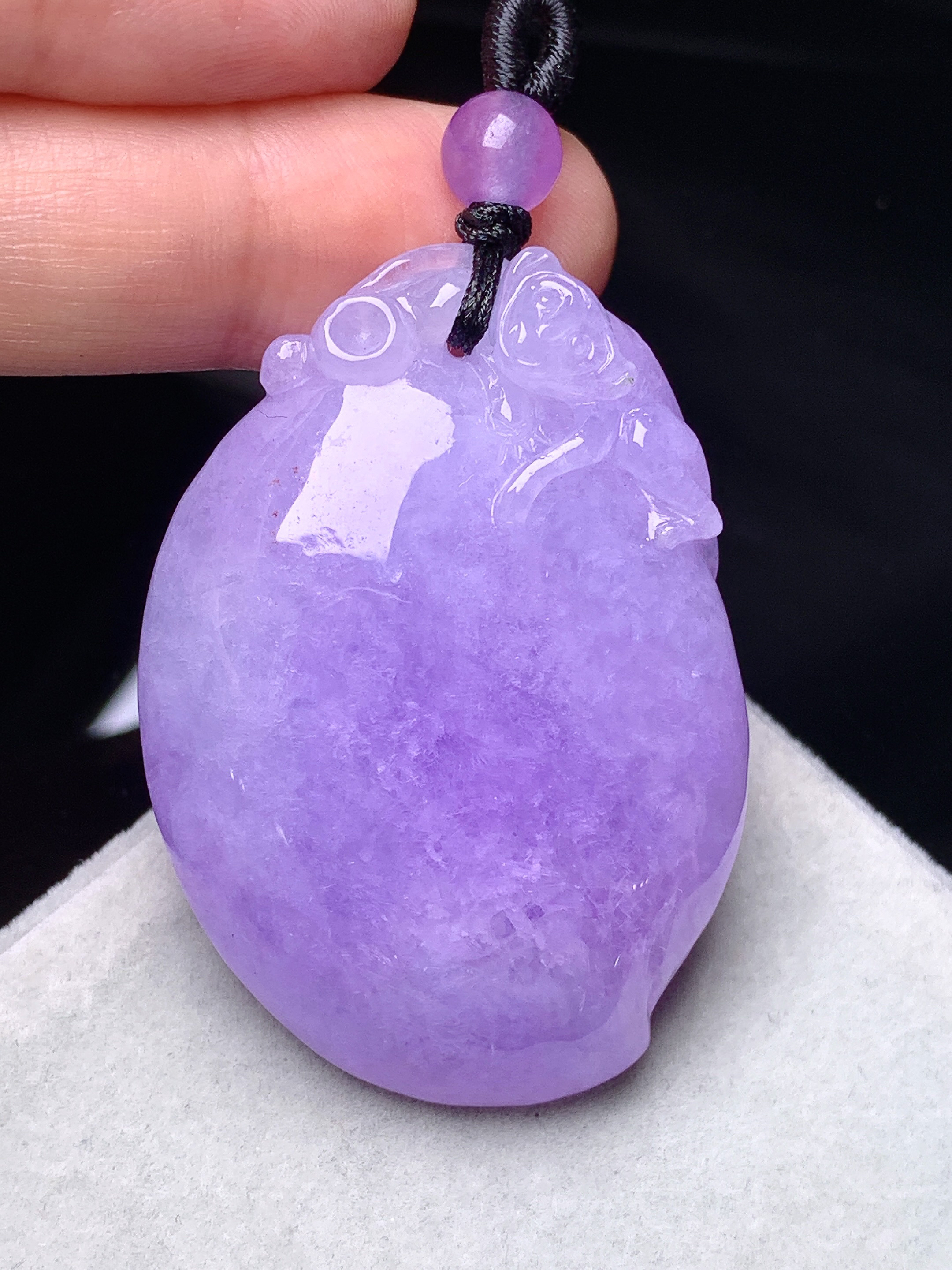 紫罗兰福瓜吊坠 玉质细腻 色泽艳丽清新 水润亮眼 整体尺寸44.8*31.5*12.2z1