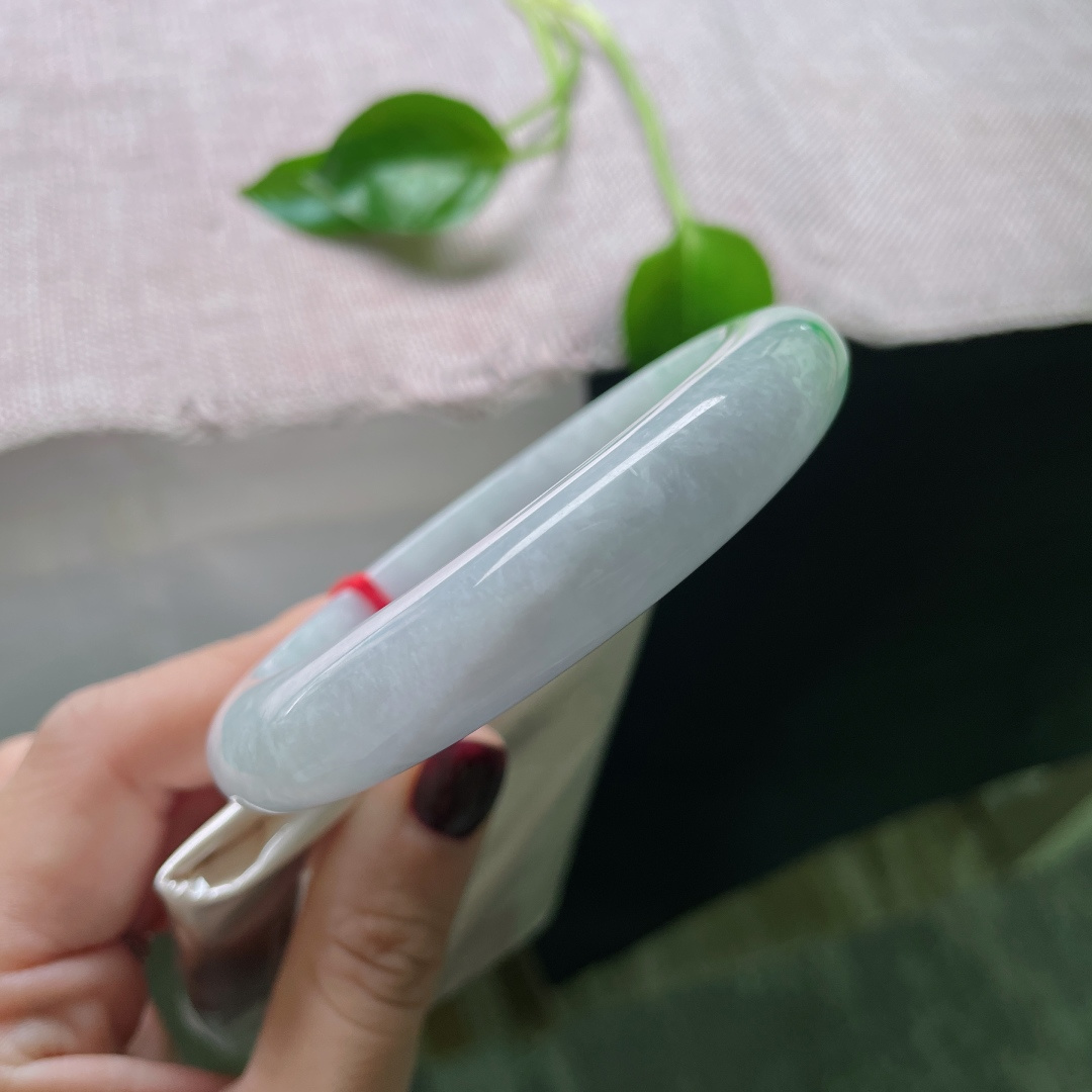 60/12.4/9.4飘绿正圈，水润细腻，翠色伊人，甜美，优雅大方，皮纹，ss49919a