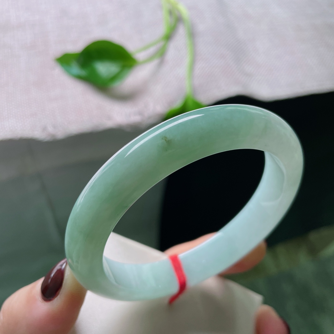 58.5/11.8/8.4，淡绿底正圈，底子细腻干净，不是浓墨重彩，而是恰到好处的温柔。色根，“ss47924a