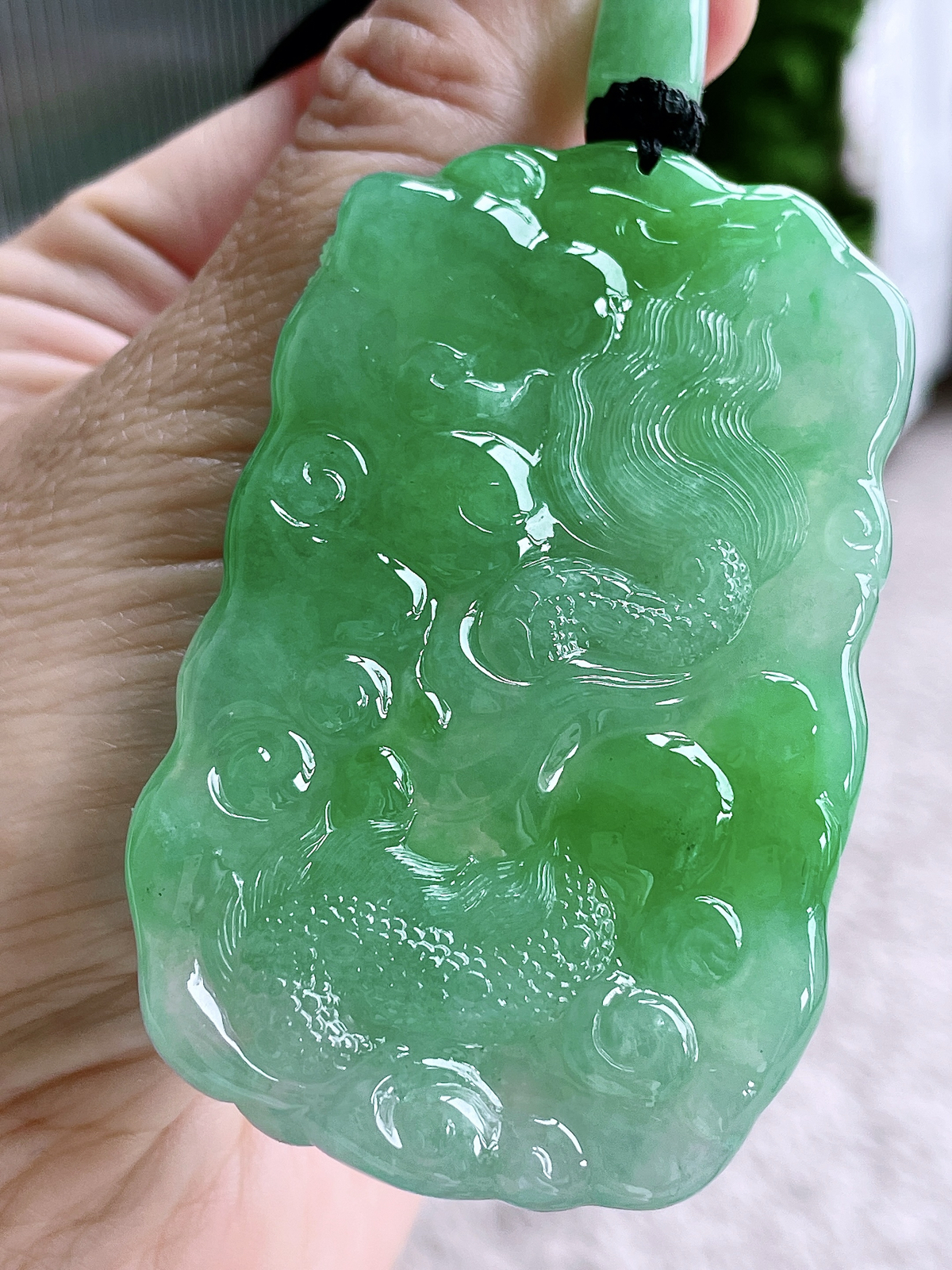 【裸石】冰阳绿龙牌大龙牌吊坠
【说明】缅料 性价比高  
【尺寸】71-43-11.8