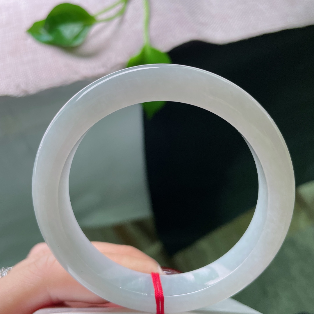 56/11.3/8.3白底正圈，水润细腻，悠悠的云里有淡淡的诗，简约大方，ss46311a