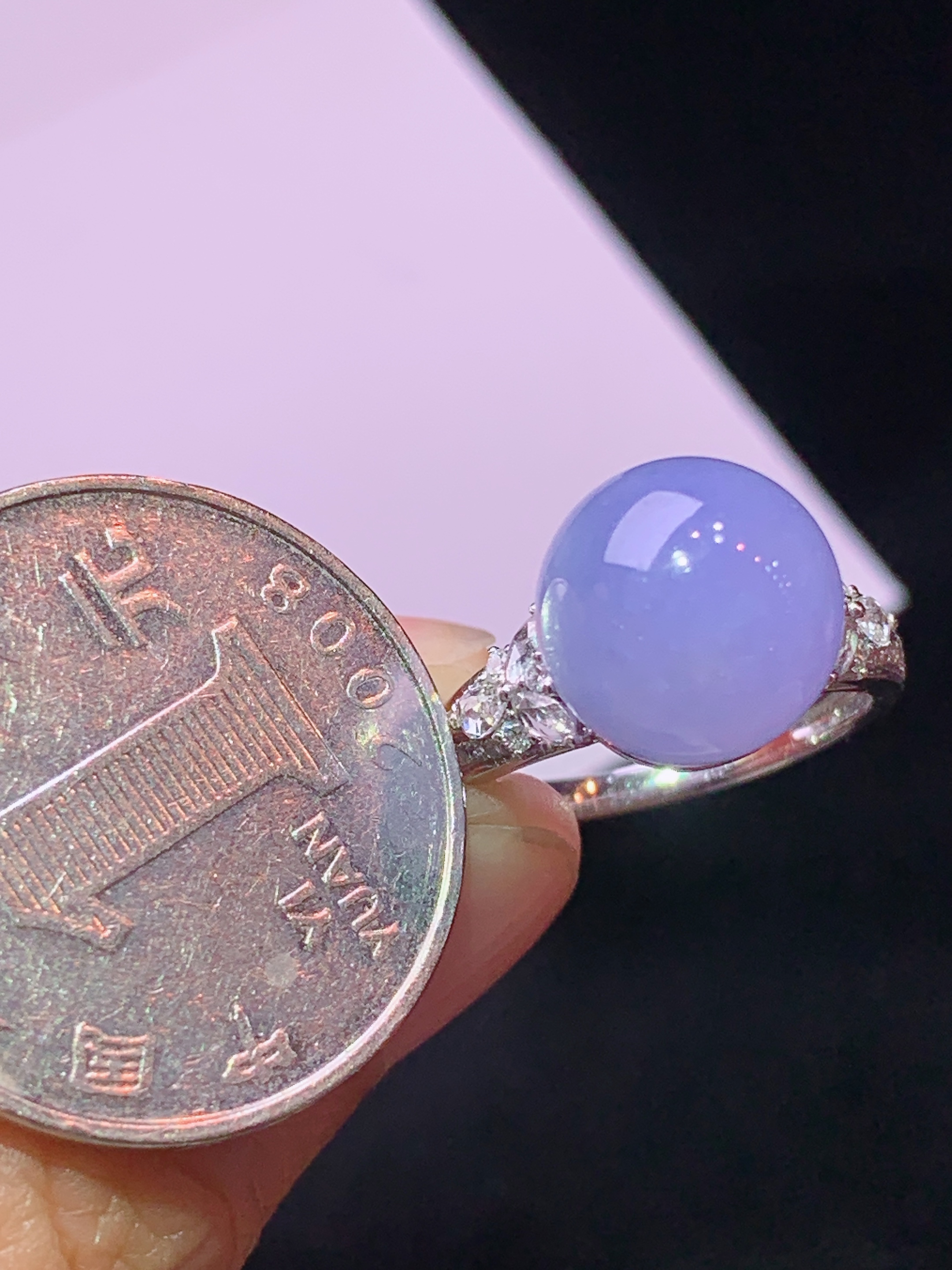 18k金钻镶嵌紫罗兰圆珠戒指 玉质细腻 色泽艳丽清新 水润亮眼 圈口14 整体尺寸11.2L2
