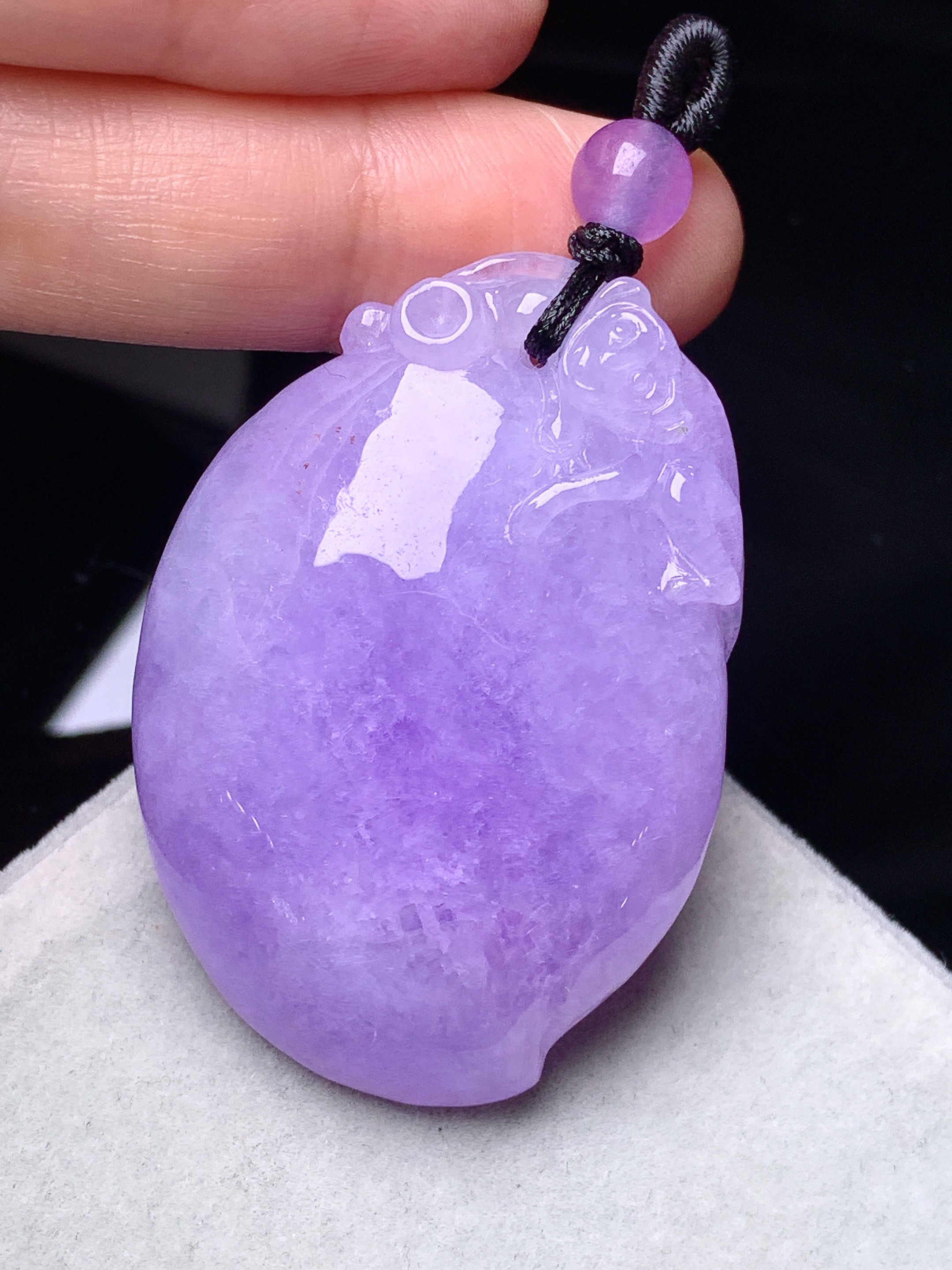 紫罗兰福瓜吊坠 玉质细腻 色泽艳丽清新 水润亮眼 整体尺寸44.8*31.5*12.2z1