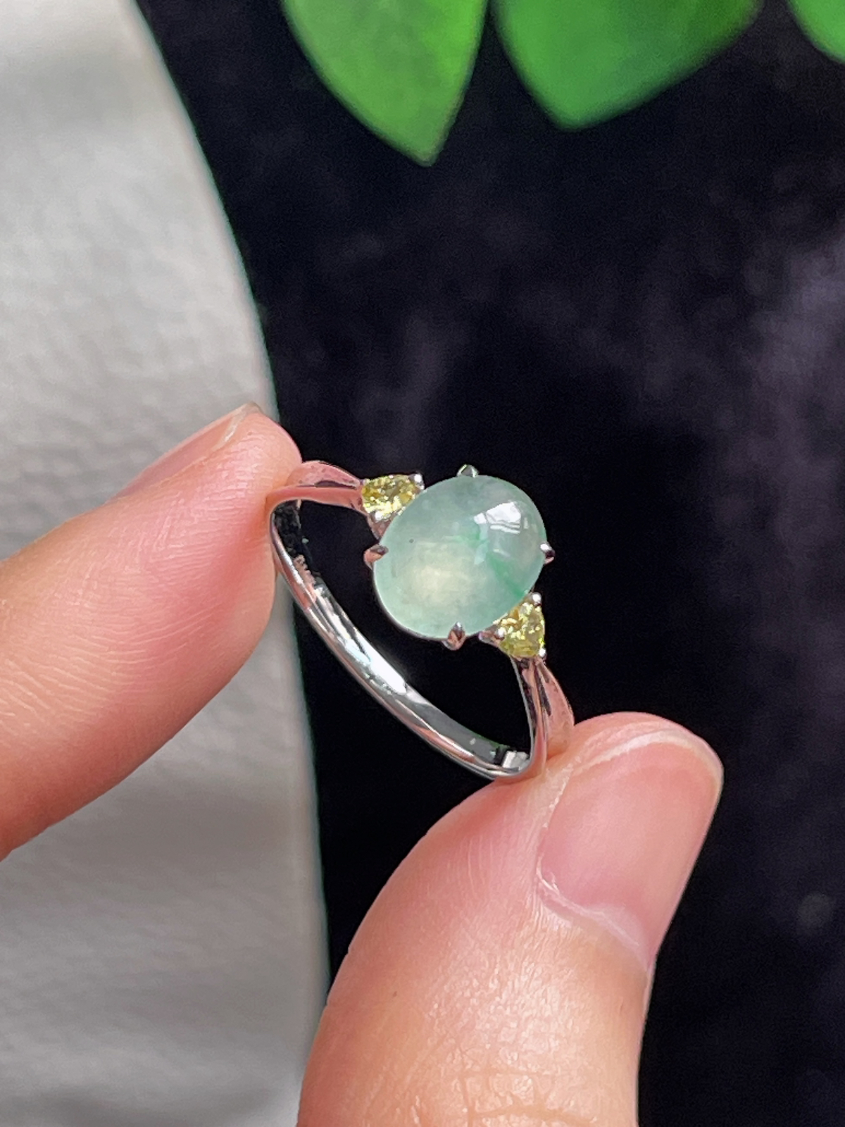 18k金翡翠冰糯飘花戒指