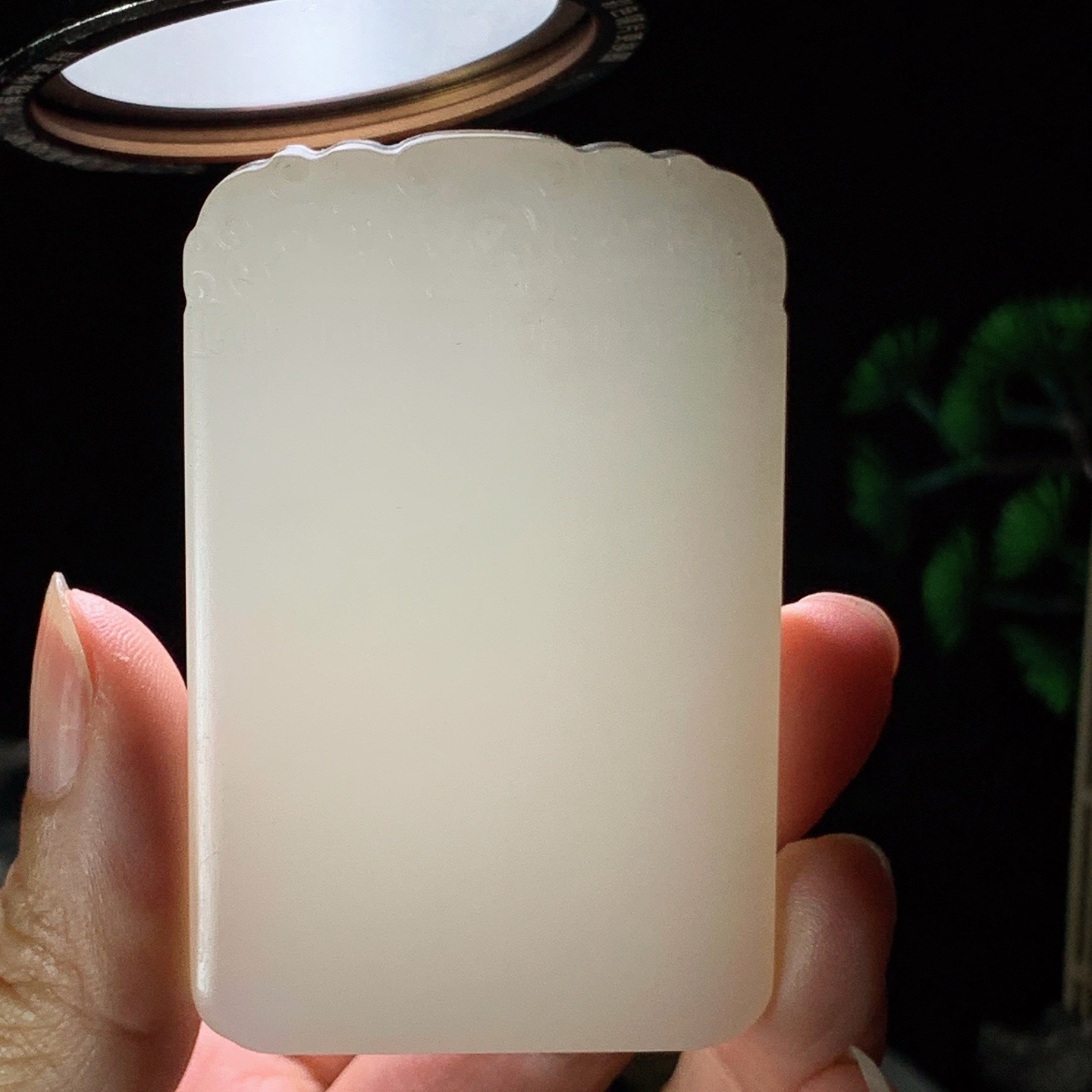 和田玉白玉羊脂白平安无事牌挂件 尺寸66/42/17重125克 玉质细腻油润 底色纯净 脂粉好，品质好。lt260402