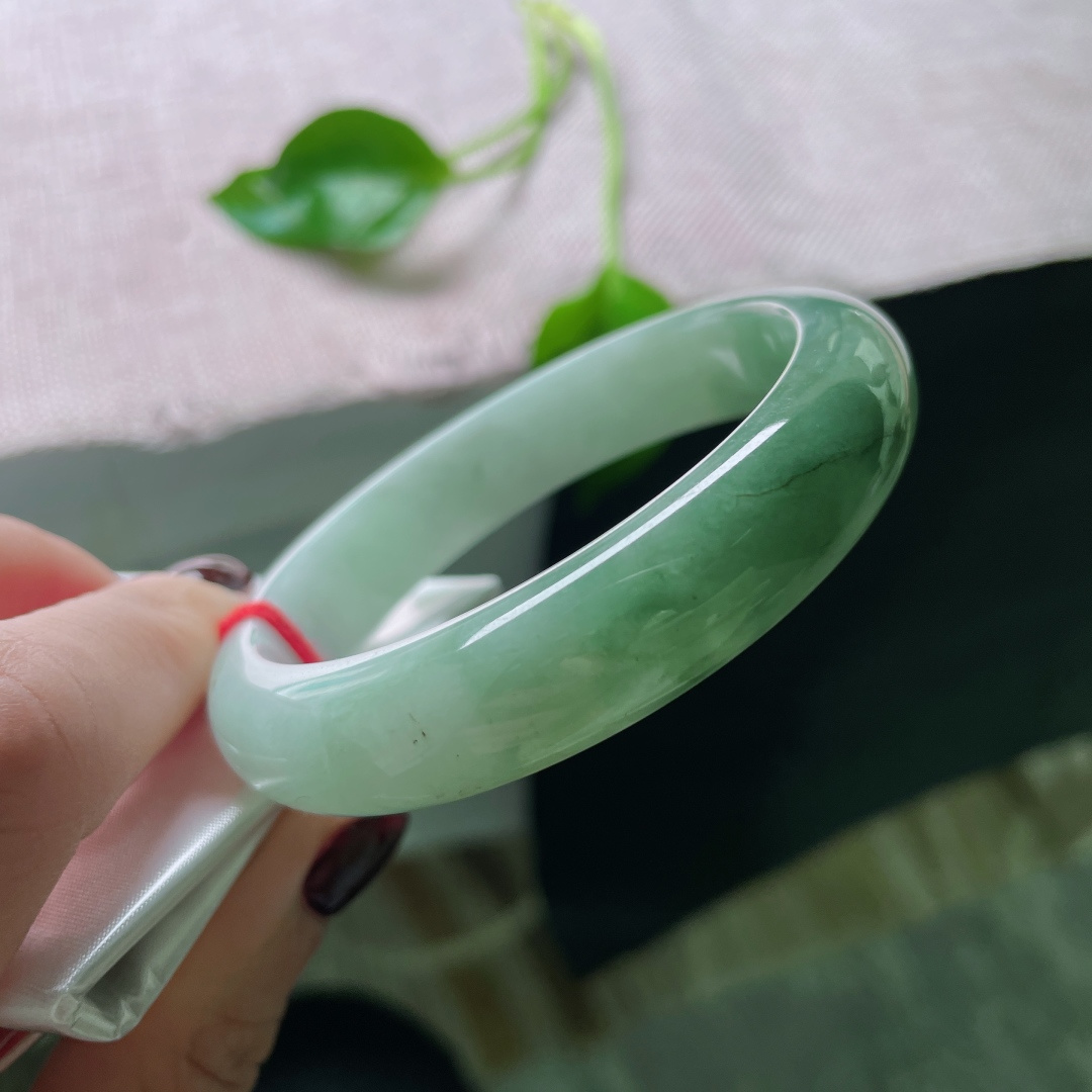 55.6/13/8.6油青正圈，水润细腻，青山绿水，沉稳贵气，大方，皮纹，ss49206a