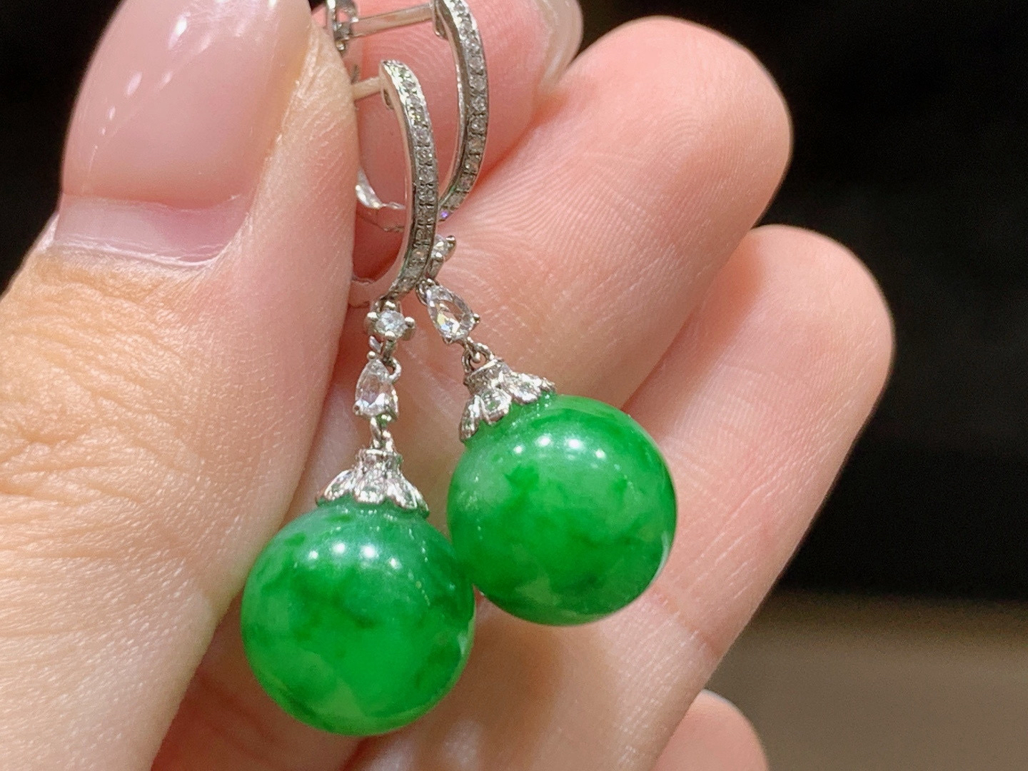 ️ 辣绿转运珠耳坠
种老水足 佩戴优雅气质 性价比高
18k金镶嵌