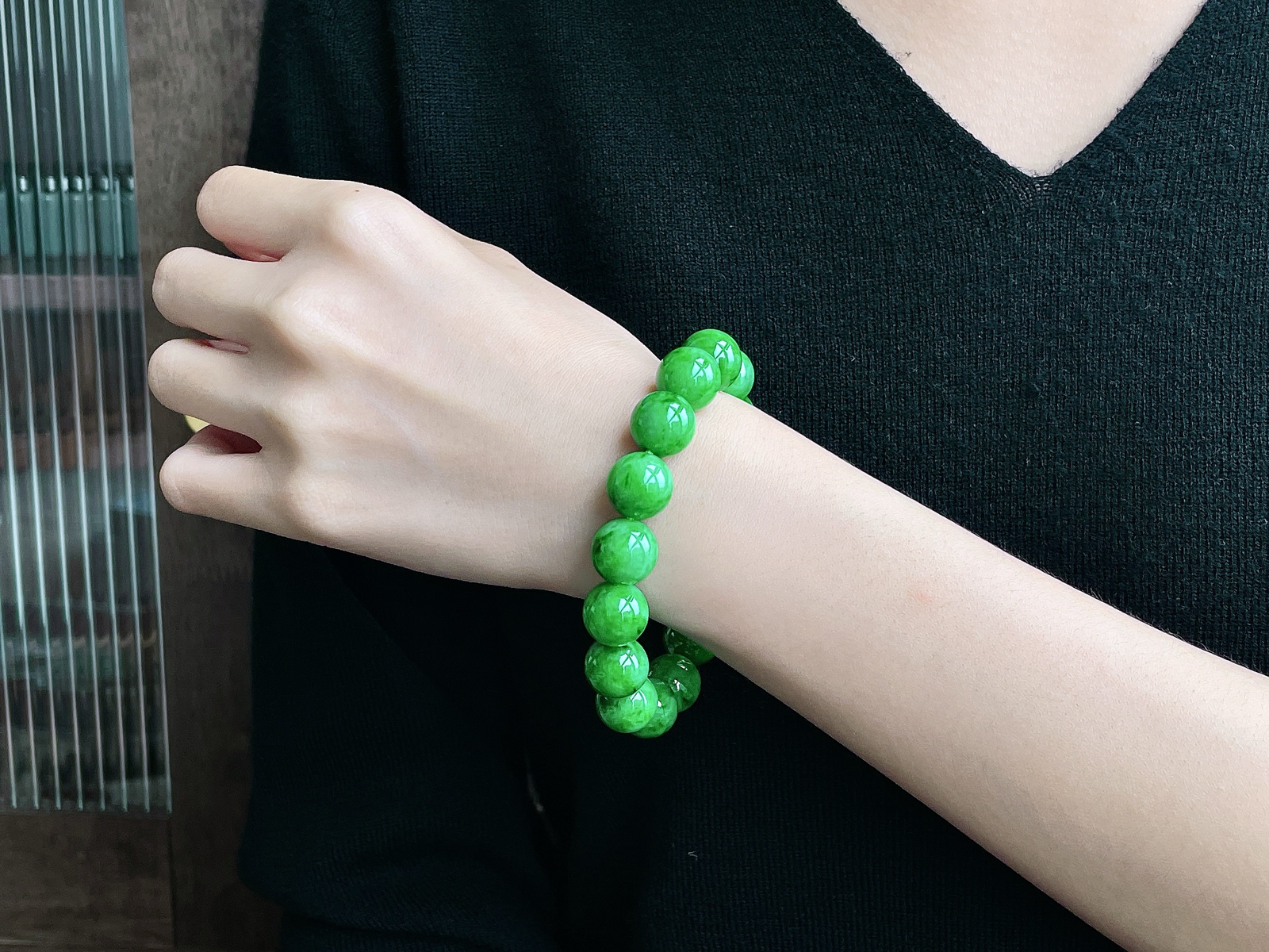【珠子】冰阳绿手串圆珠珠子手串
【说明】缅料 性价比高  
【尺寸】12mm