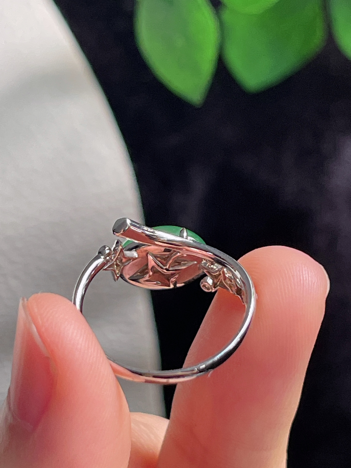 18k金翡翠冰糯种绿色戒指