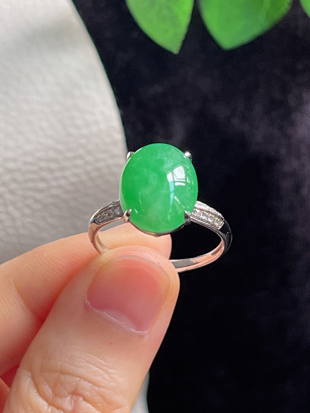 18k金翡翠冰糯种满绿色戒面戒指