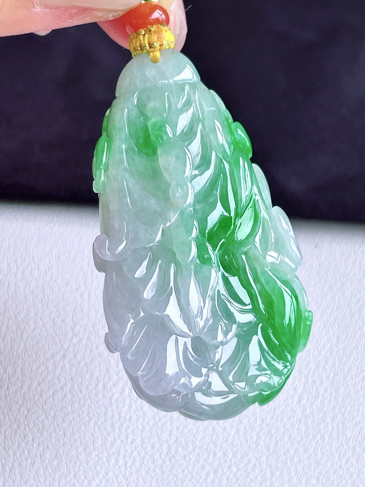 【裸石】冰飘绿花白菜百财吊坠
【说明】缅料 性价比高 飘花
【尺寸】48-27.2-18.2