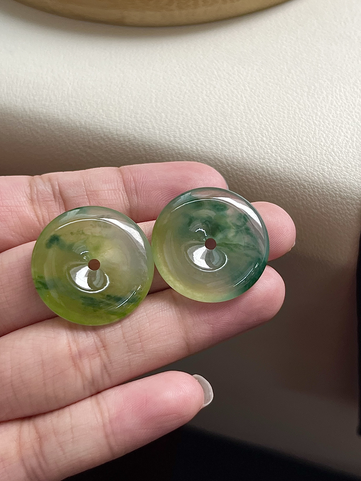 【平安扣一对】飘花灵动，种老细腻形体佳尺寸：23.8*4.6，23.8*4.5,