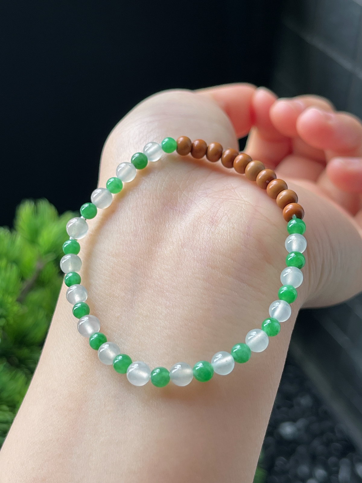 翡翠白冰满绿珠手链