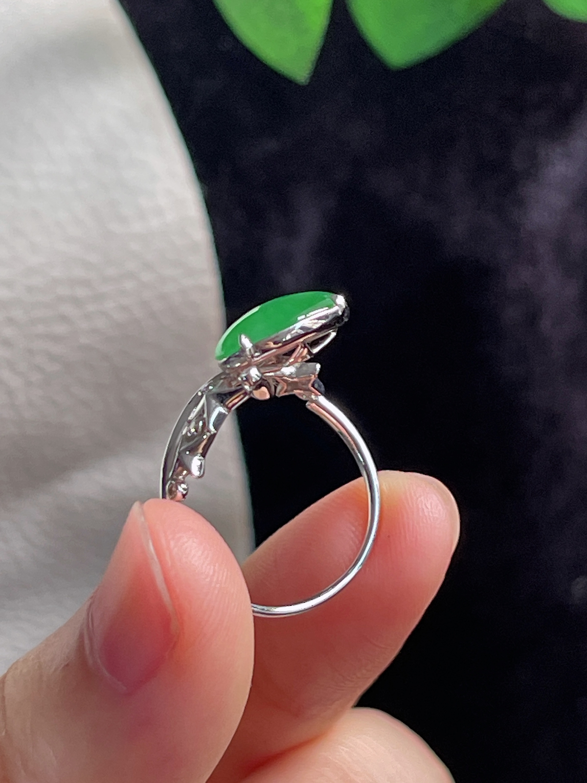 18k金翡翠冰糯种绿色戒指