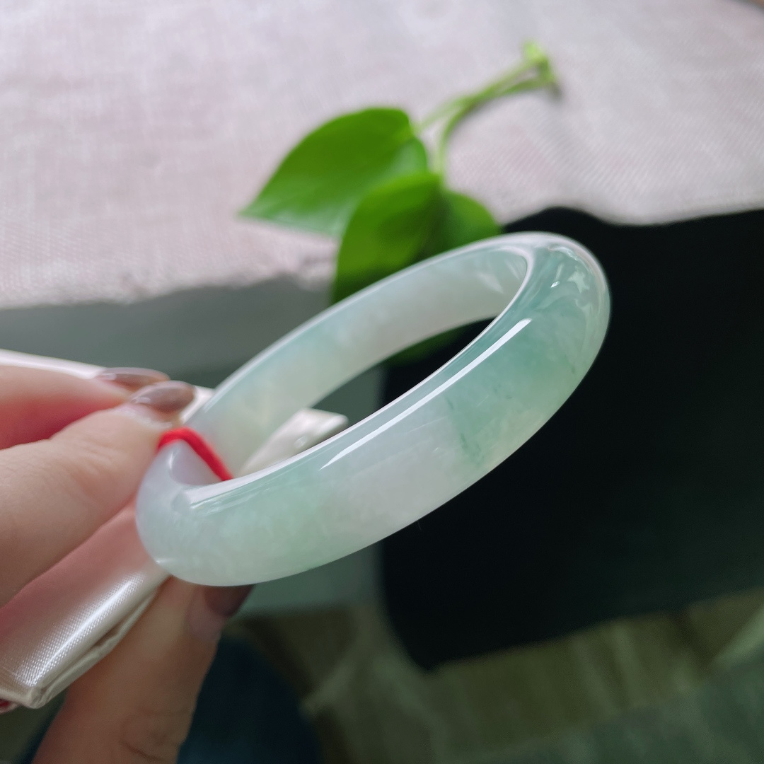 54.8/11.7/8.5，飘花正圈，水头好，种老，顾盼生辉，端庄大气，棉线，ss47784a