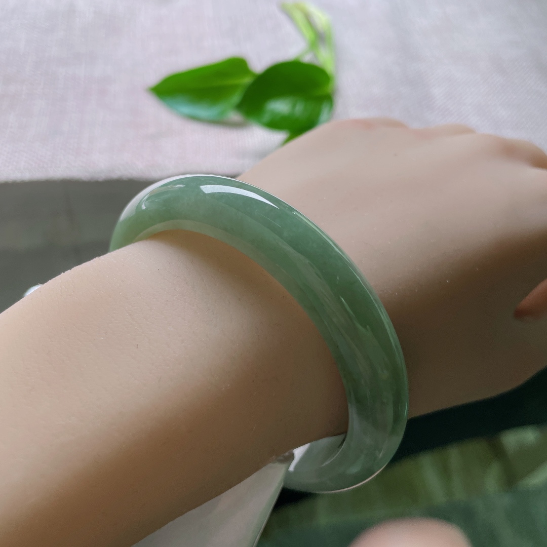 56.2/11.8/8.8，半山水正圈，水头好，如雨后天青，水墨在宣纸上化开。整体，ss49191a