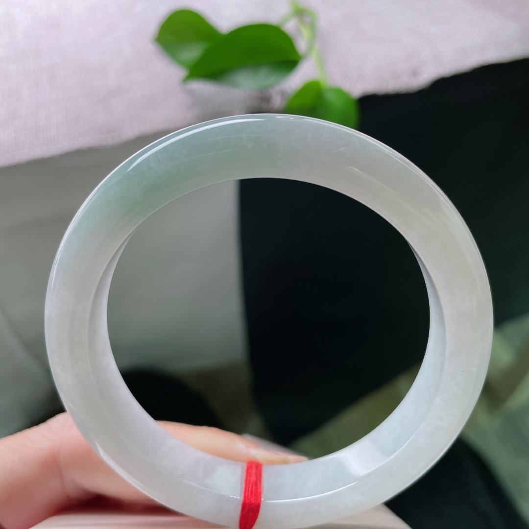 57.8/12.2/8.4，淡绿底正圈，温柔贤惠，素雅不张扬，种老，底子干净，ss47792a