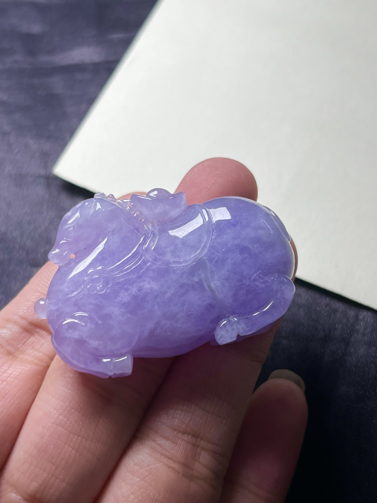 【紫罗兰生肖马】紫色浓郁，见光靓美入心坎尺寸：30.4*42.9*10.1