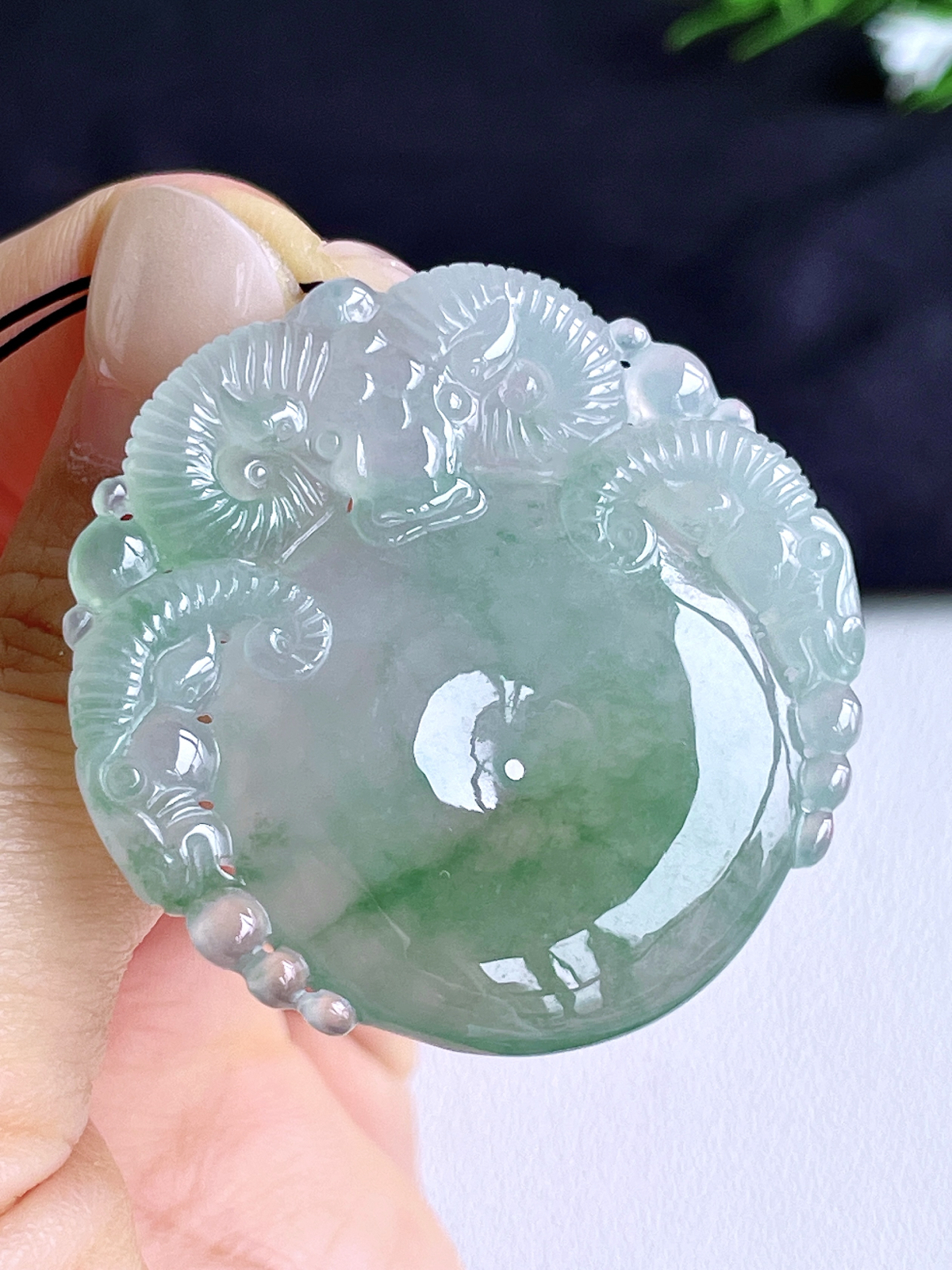 【裸石】冰飘花三羊开泰平安扣吊坠
【说明】缅料 性价比高  
【尺寸】42.6-42.8-5.6