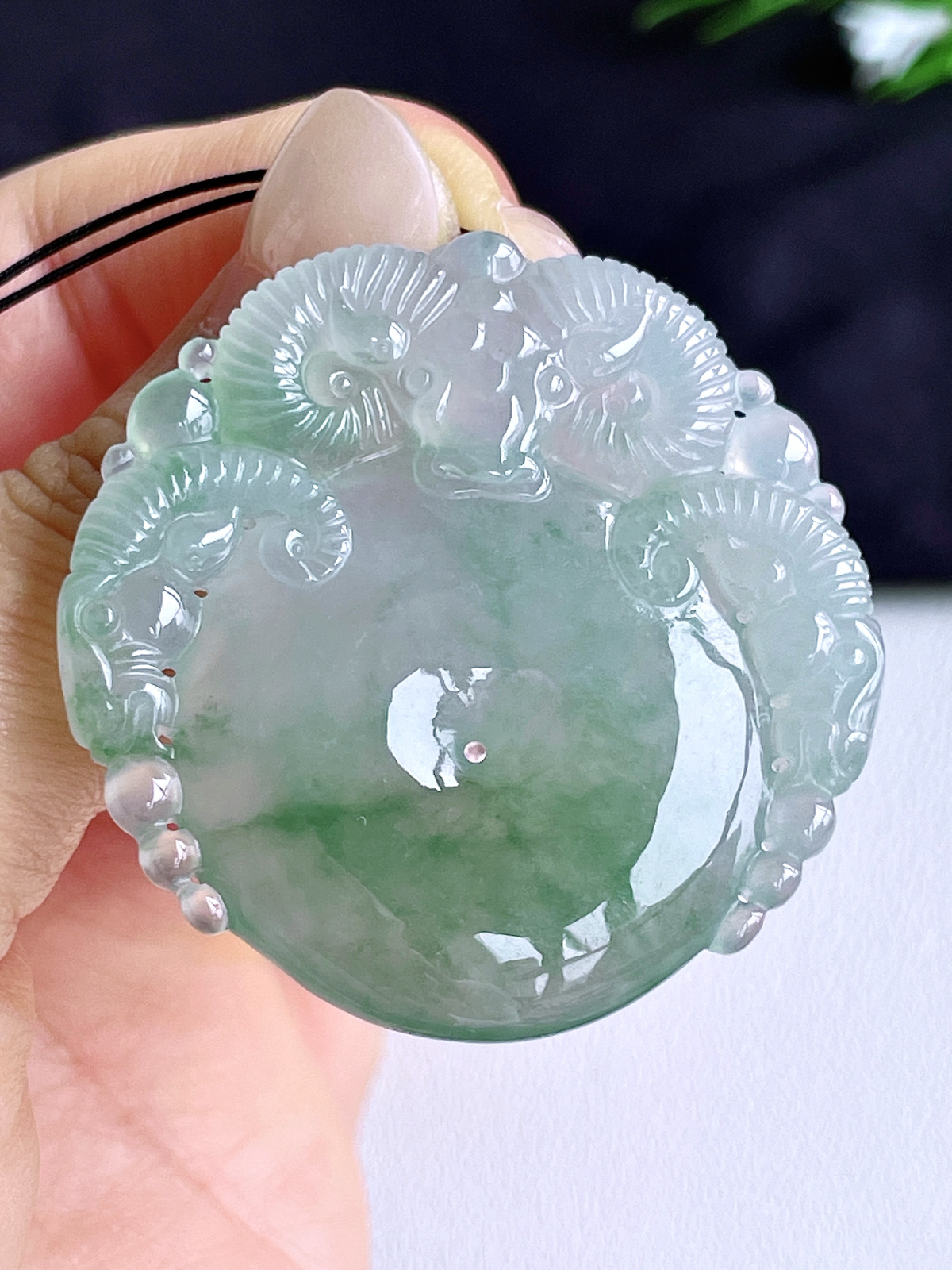 【裸石】冰飘花三羊开泰平安扣吊坠
【说明】缅料 性价比高  
【尺寸】42.6-42.8-5.6