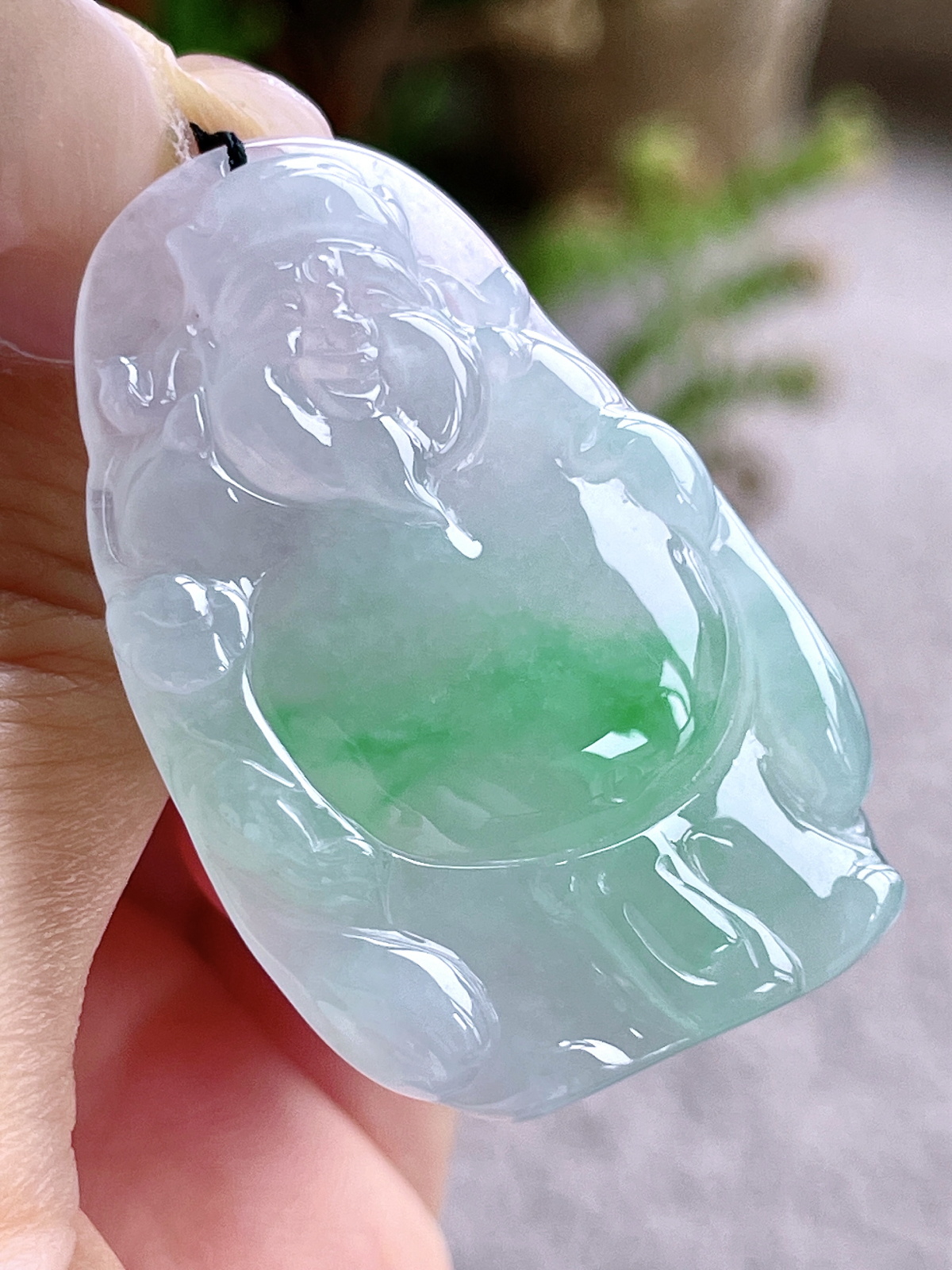 冰飘绿花财神爷吊坠
【说明】缅料 性价比高 飘花
【尺寸】42.6-28.9-6