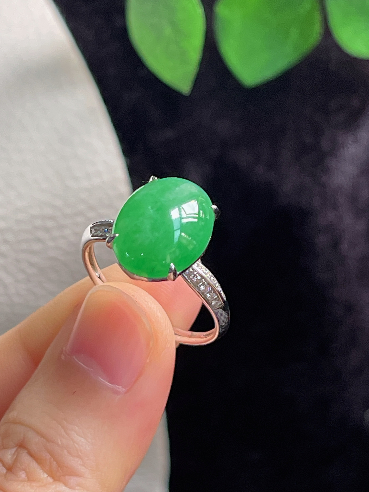 18k金翡翠冰糯种满绿色戒面戒指