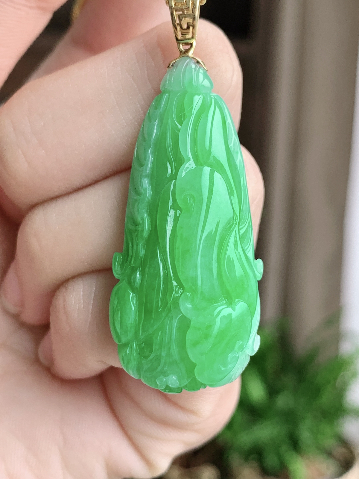 冰阳绿白菜百财吊坠  
【整体】48.4-40-18.8-10.2