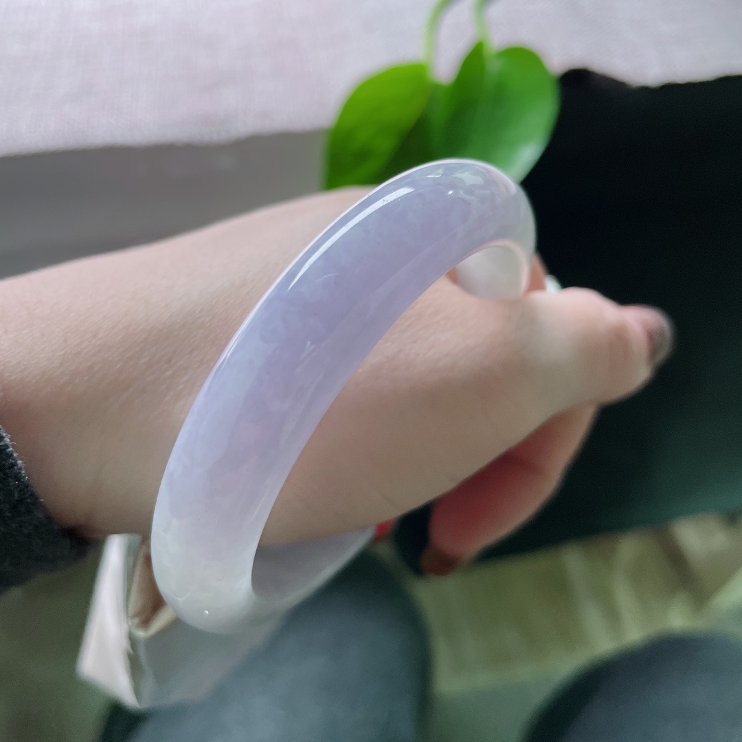 56.3/12.2/7.8，紫罗兰正圈，一抹紫韵映素心，光影流转间紫调微微灵动。，ss46421a