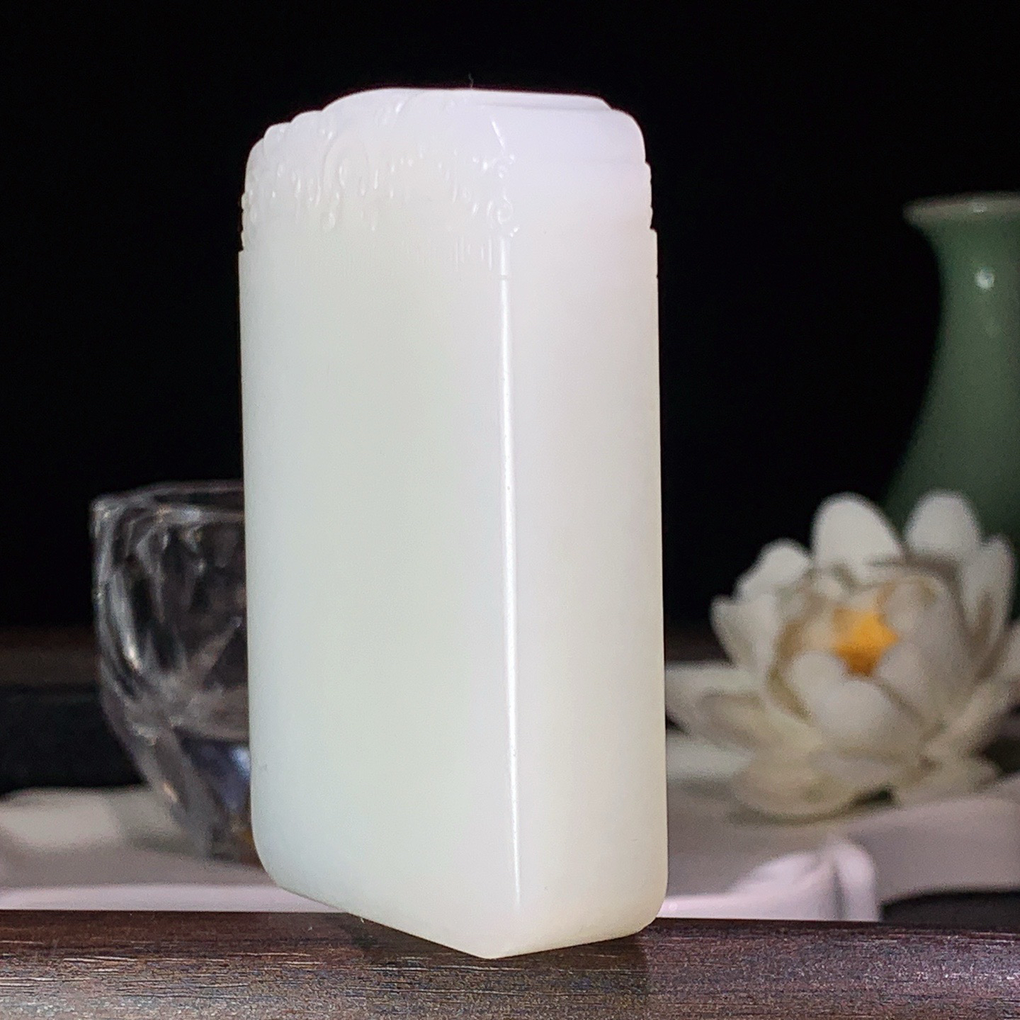 和田玉白玉羊脂白平安无事牌挂件 尺寸66/42/17重125克 玉质细腻油润 底色纯净 脂粉好，品质好。lt260402