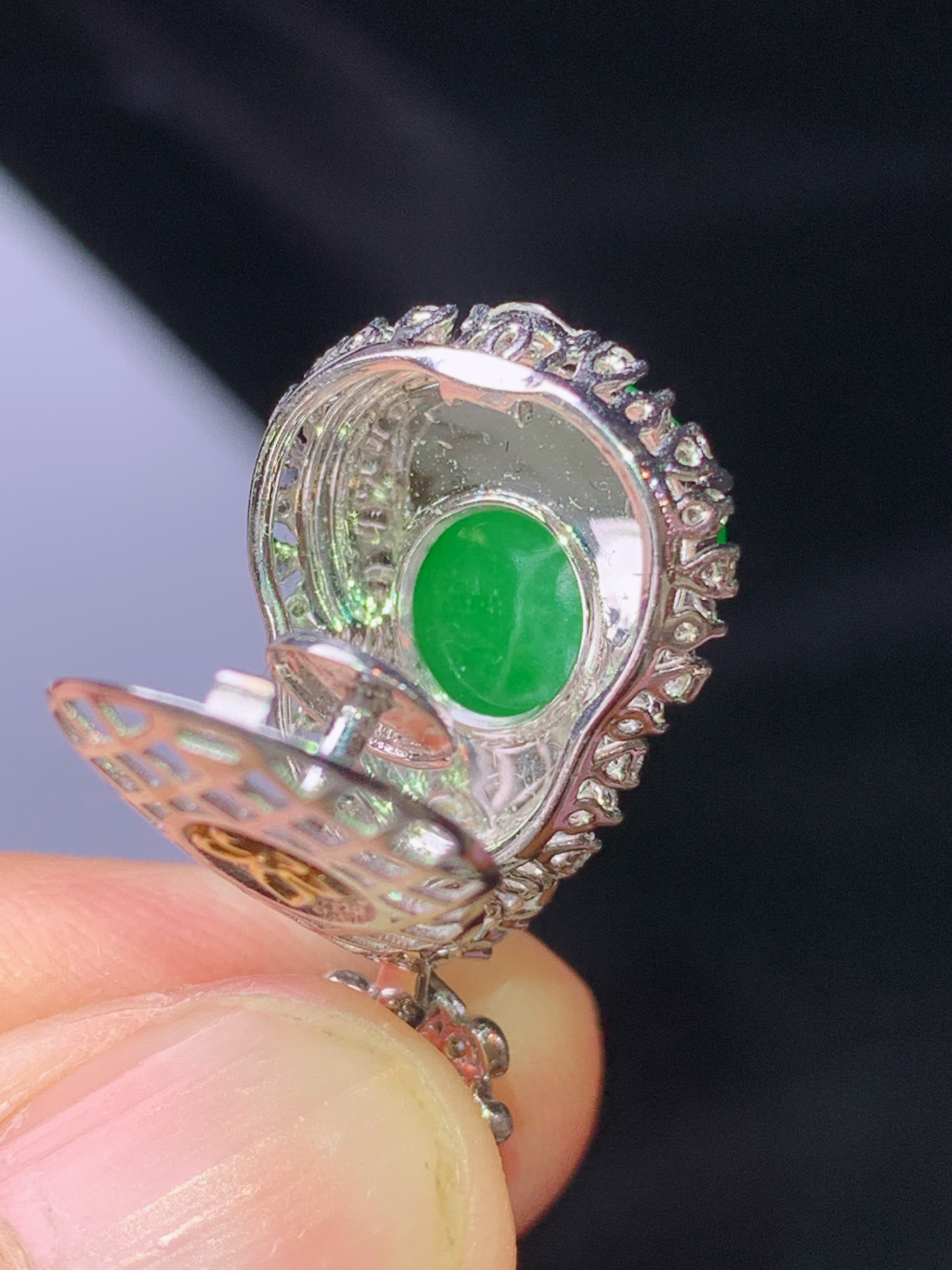 18k金钻镶嵌满绿葫芦吊坠 玉质细腻 色泽艳丽清新 水润亮眼 整体尺寸26.3*14.8*10.2j3