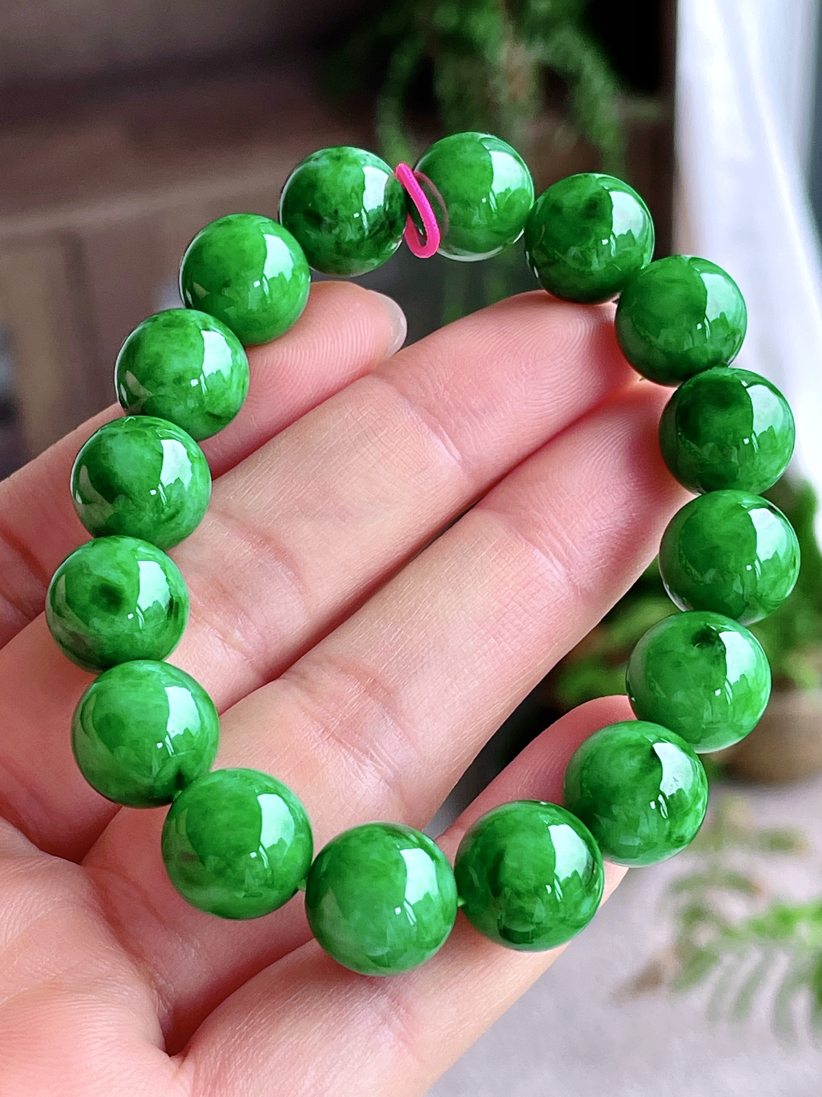 【珠子】冰阳绿手串圆珠珠子手串
【说明】缅料 性价比高  
【尺寸】12mm