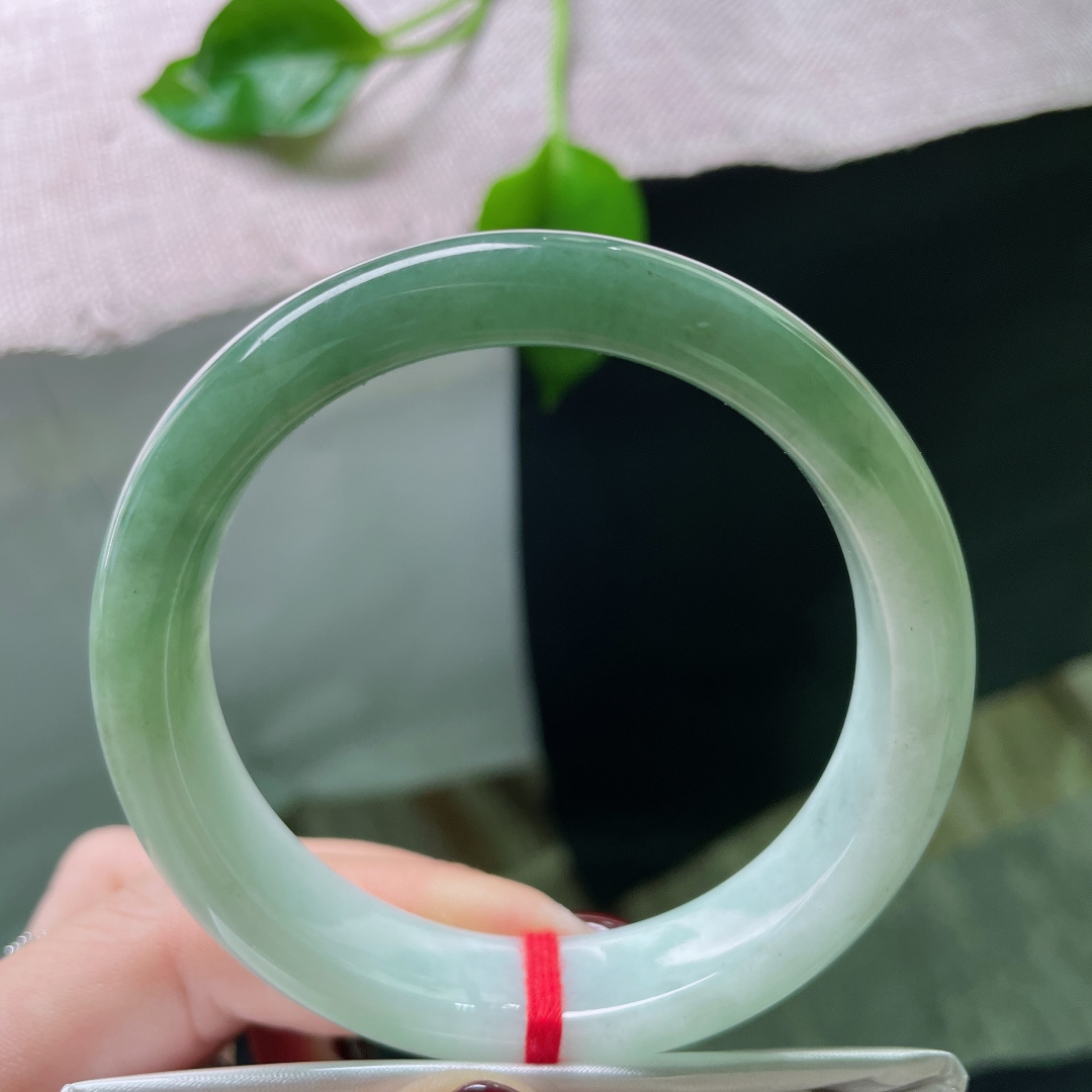 55.6/13/8.6油青正圈，水润细腻，青山绿水，沉稳贵气，大方，皮纹，ss49206a