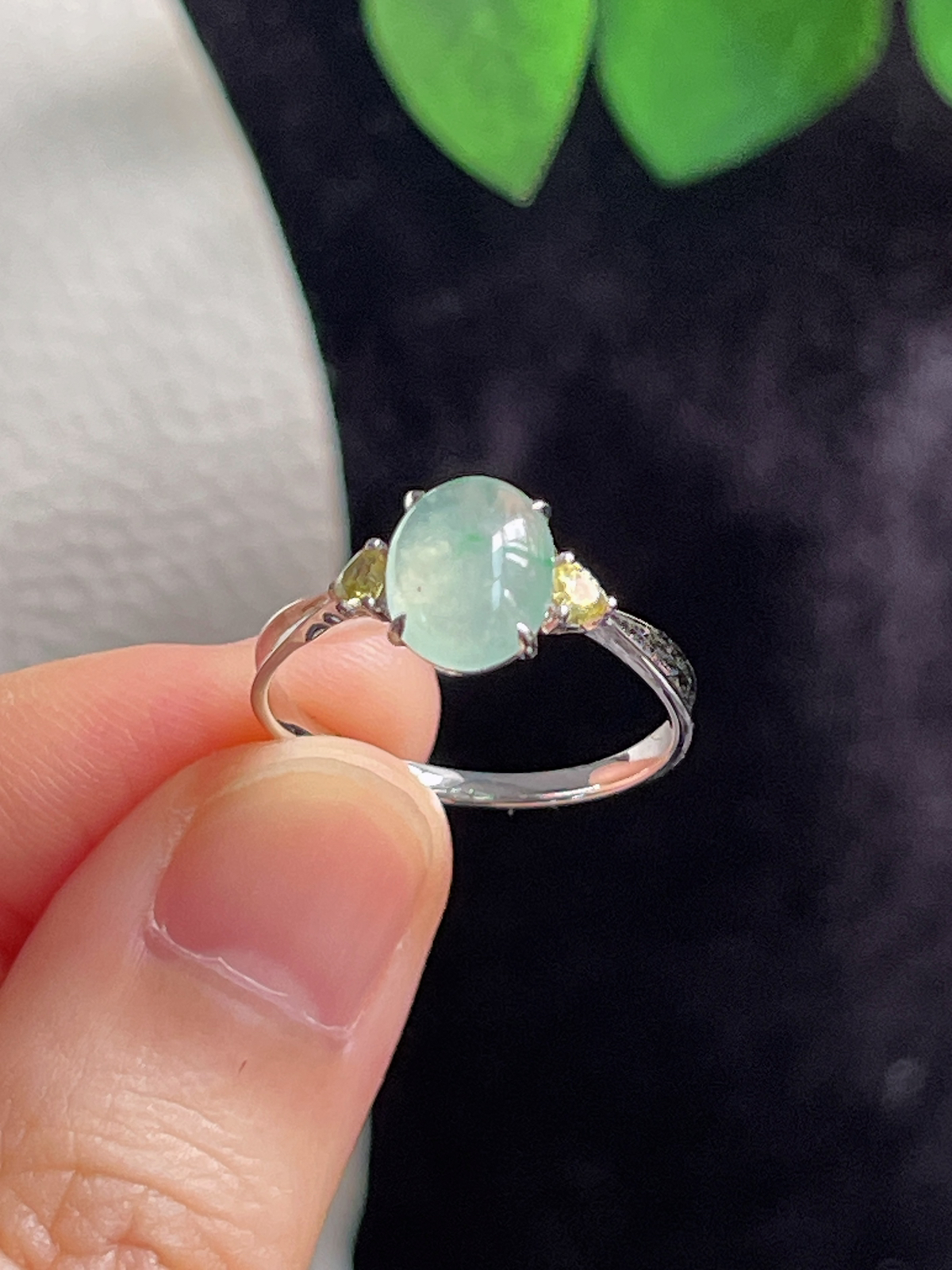 18k金翡翠冰糯飘花戒指