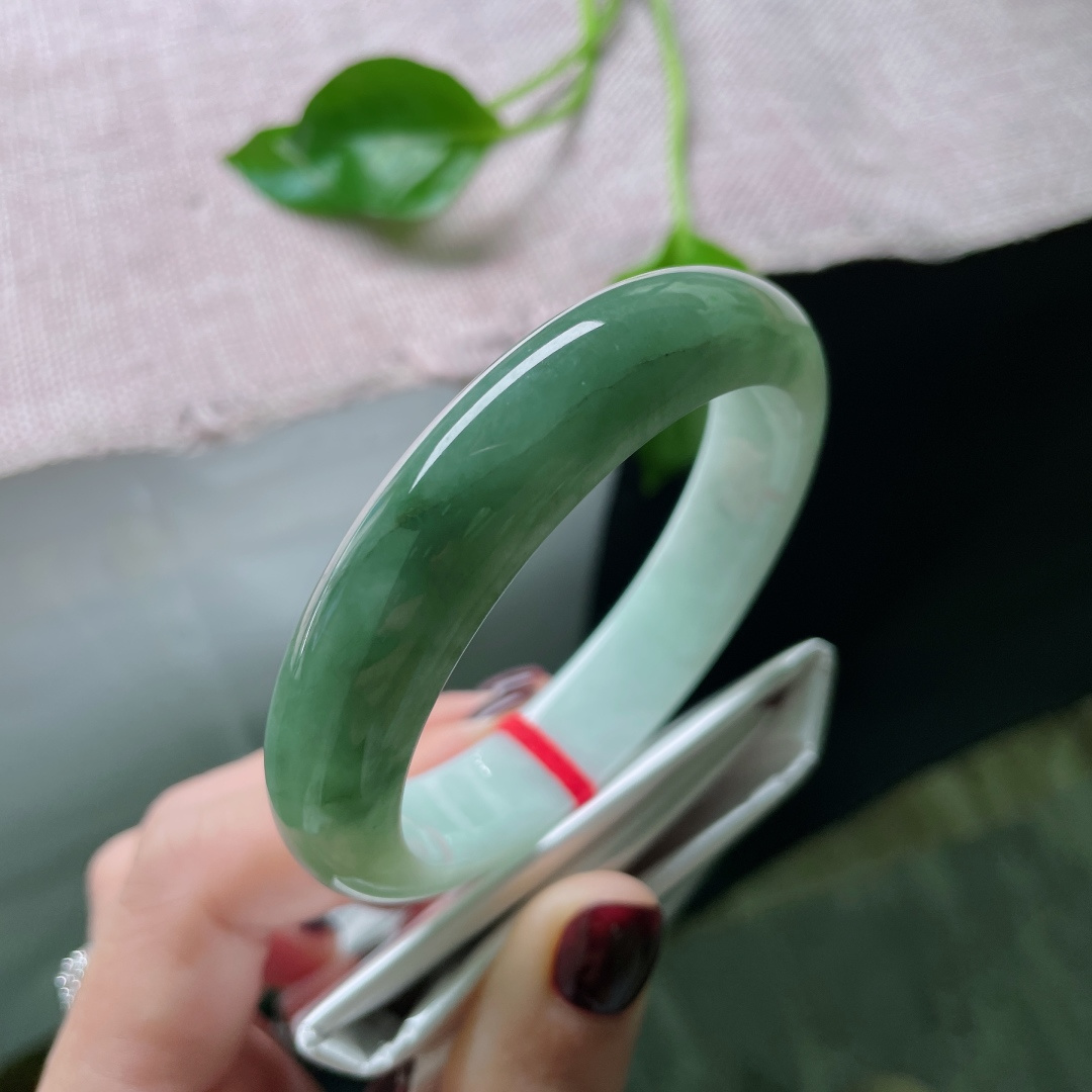 55.6/13/8.6油青正圈，水润细腻，青山绿水，沉稳贵气，大方，皮纹，ss49206a