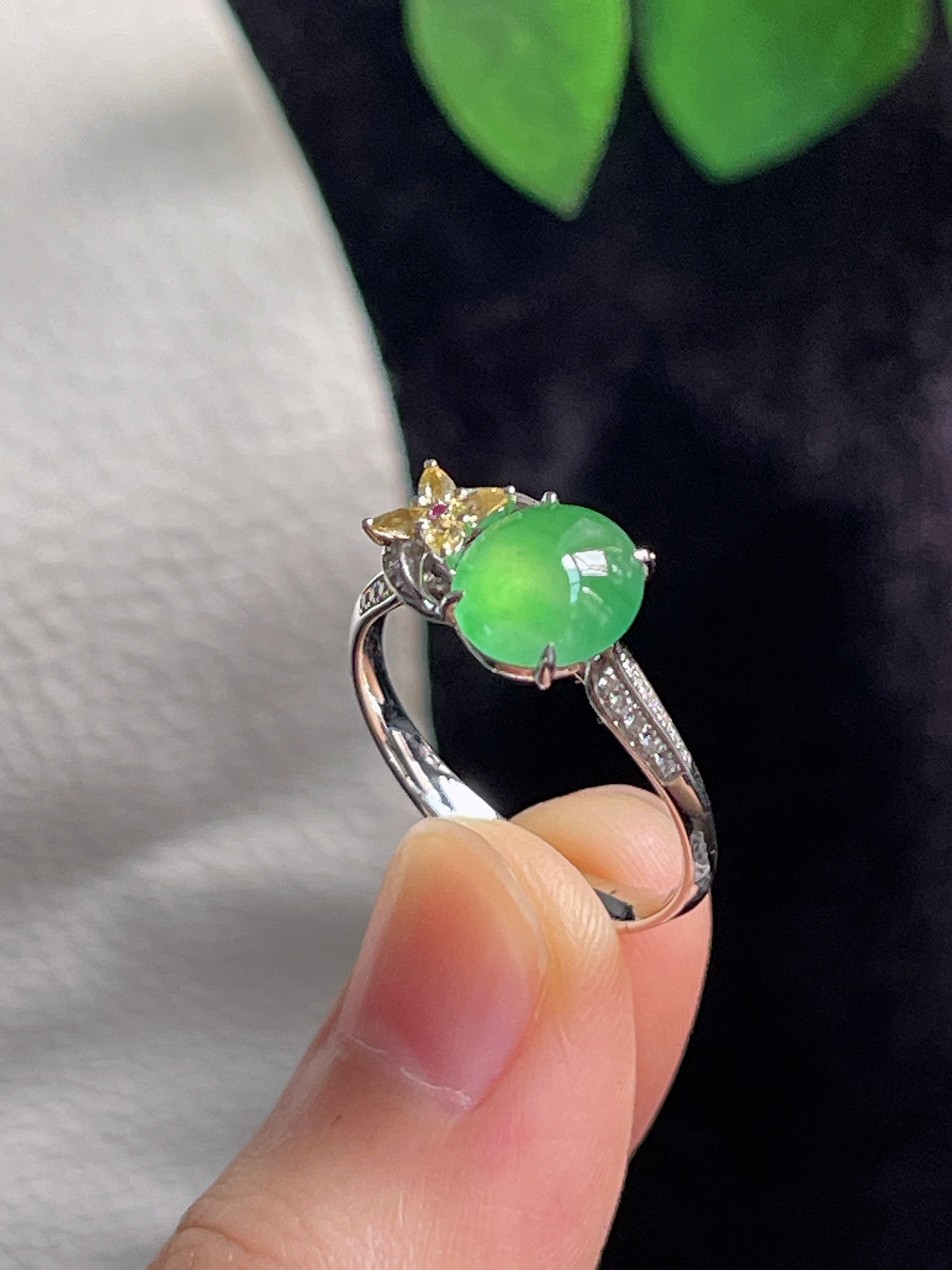 18k金翡翠冰糯种绿色戒指