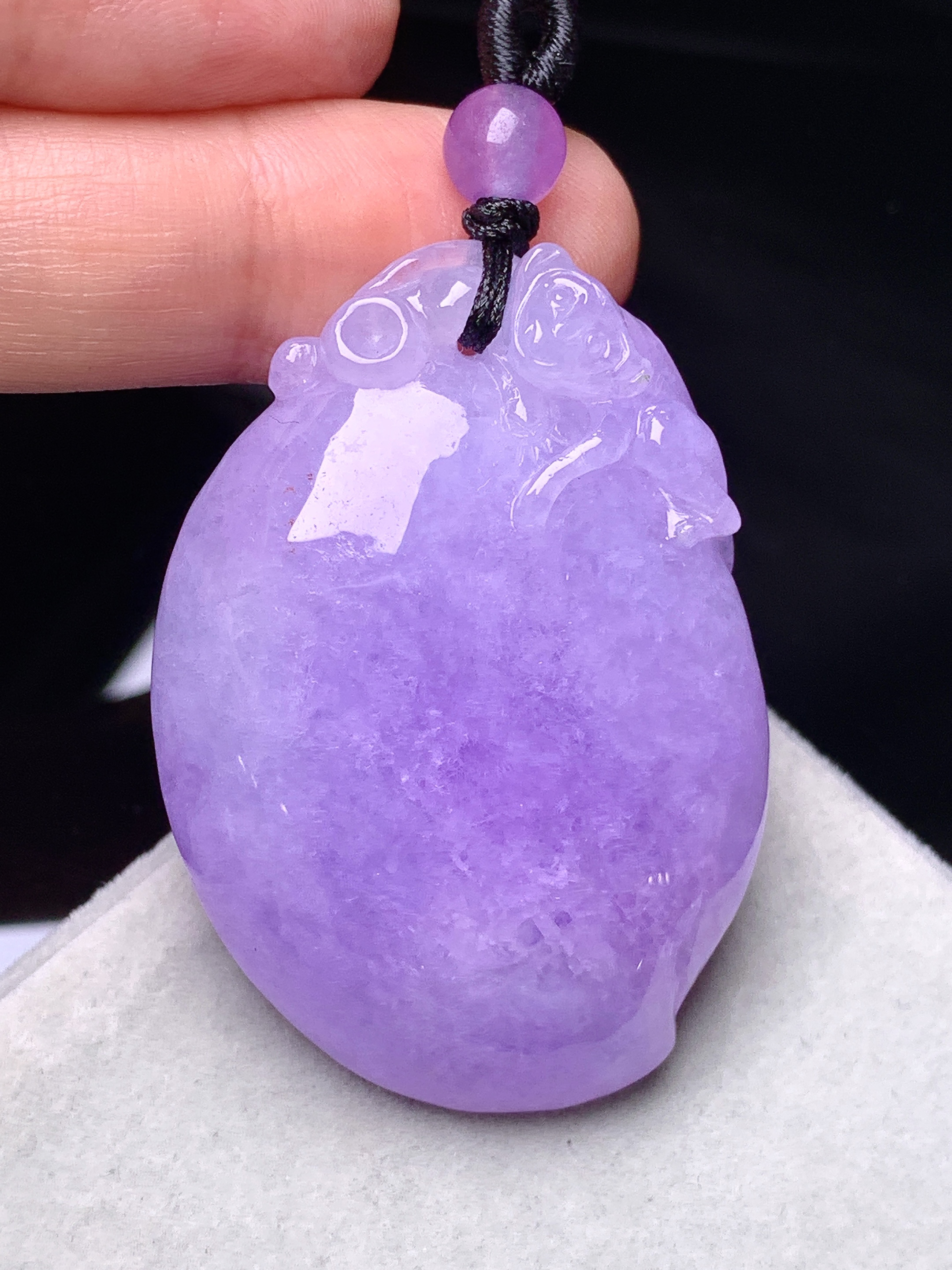 紫罗兰福瓜吊坠 玉质细腻 色泽艳丽清新 水润亮眼 整体尺寸44.8*31.5*12.2z1